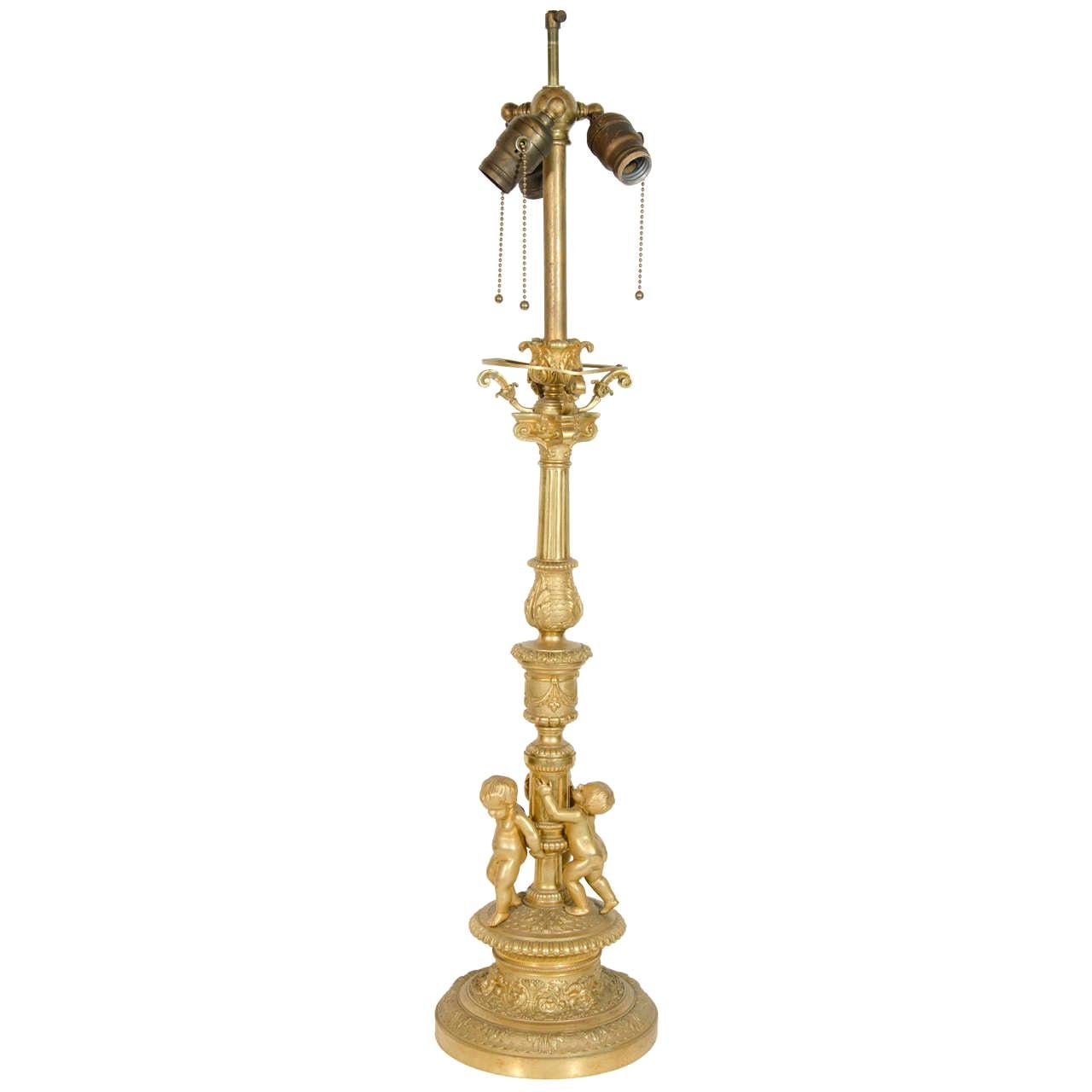 Lampe figurative française ancienne unique de style Louis XVI en bronze doré