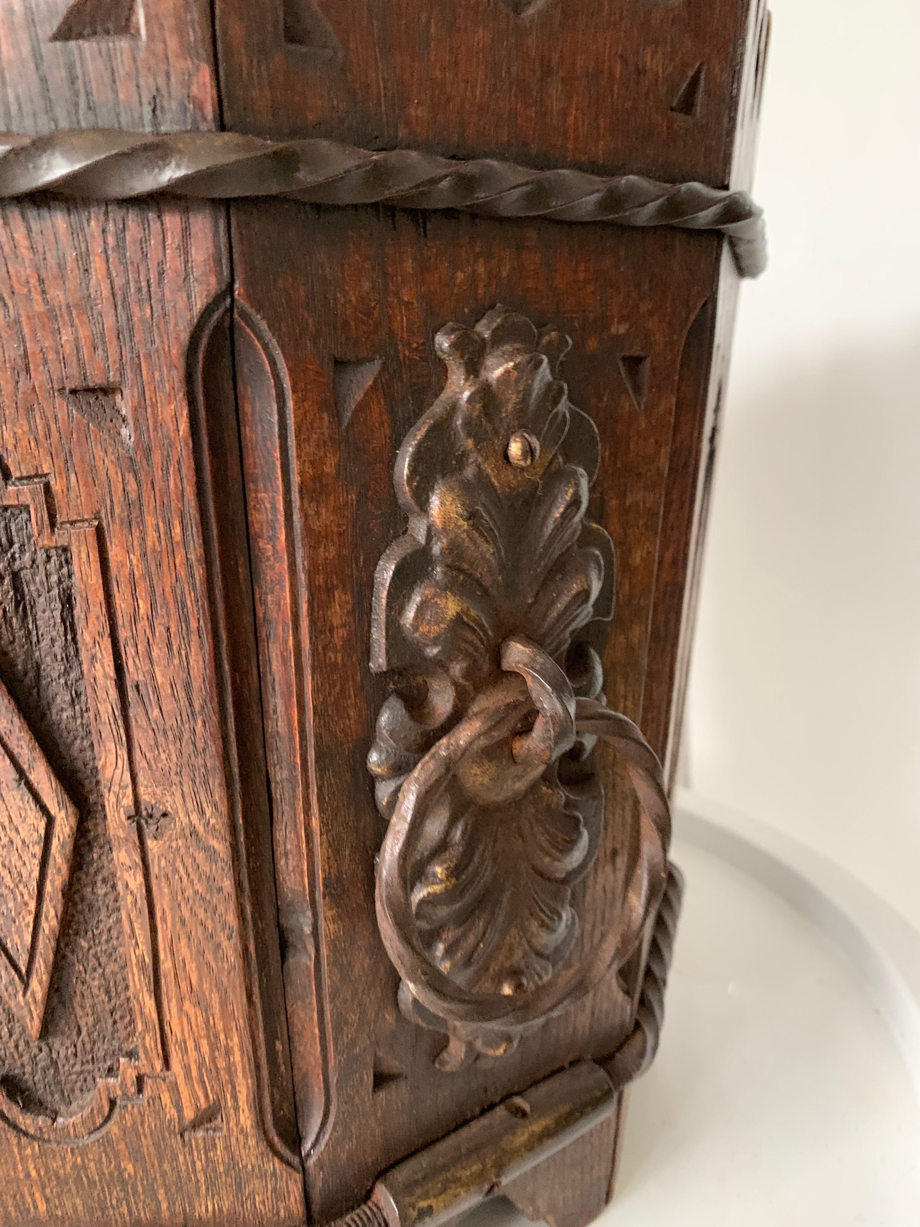 Unique Antique Gothic Revival Carved Oak Jardinière Plant Stand with Zinc Liner 5