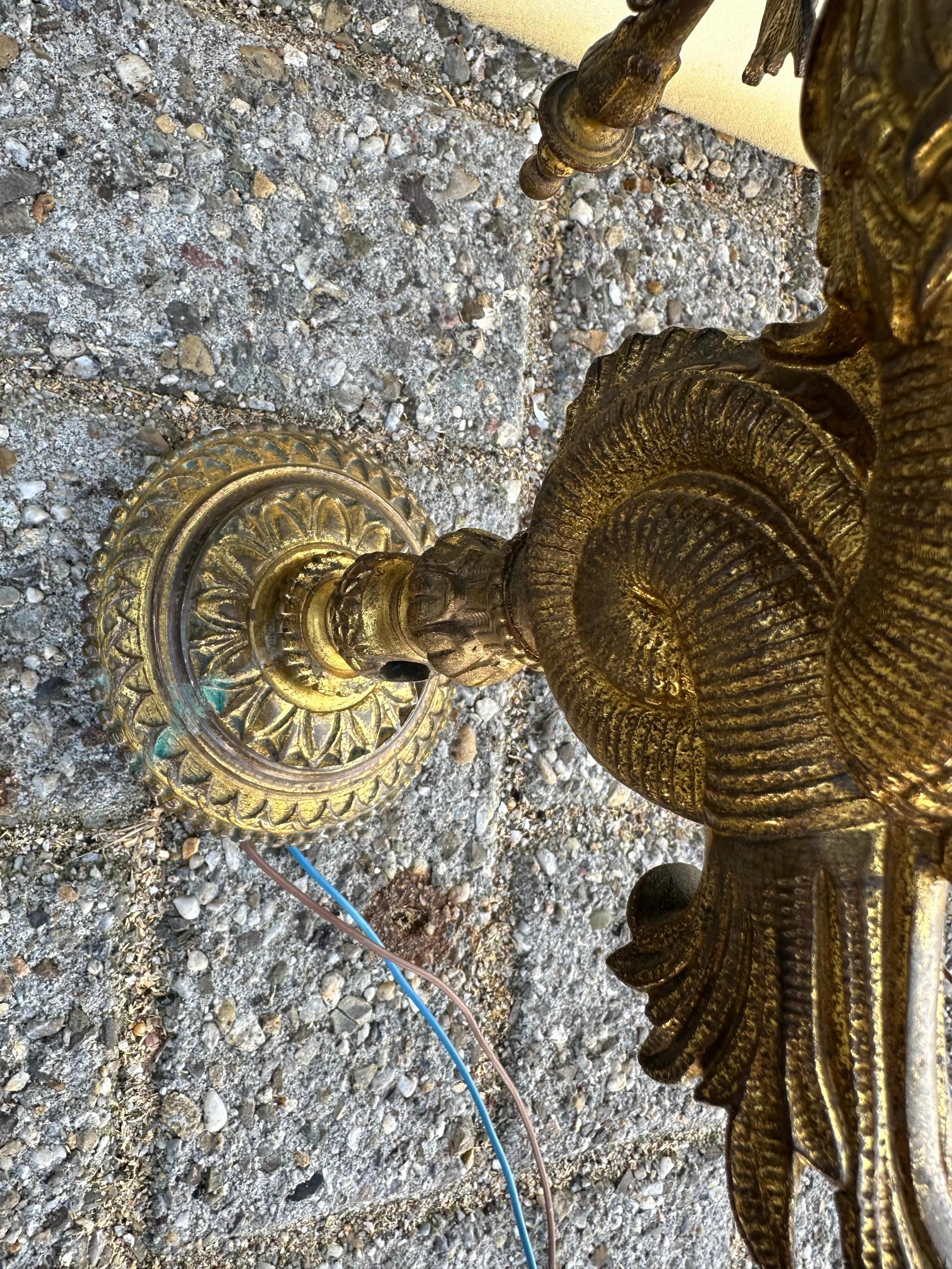 Paire unique d'appliques murales en bronze doré avec sirène ailée Figure, Torches en vente 6
