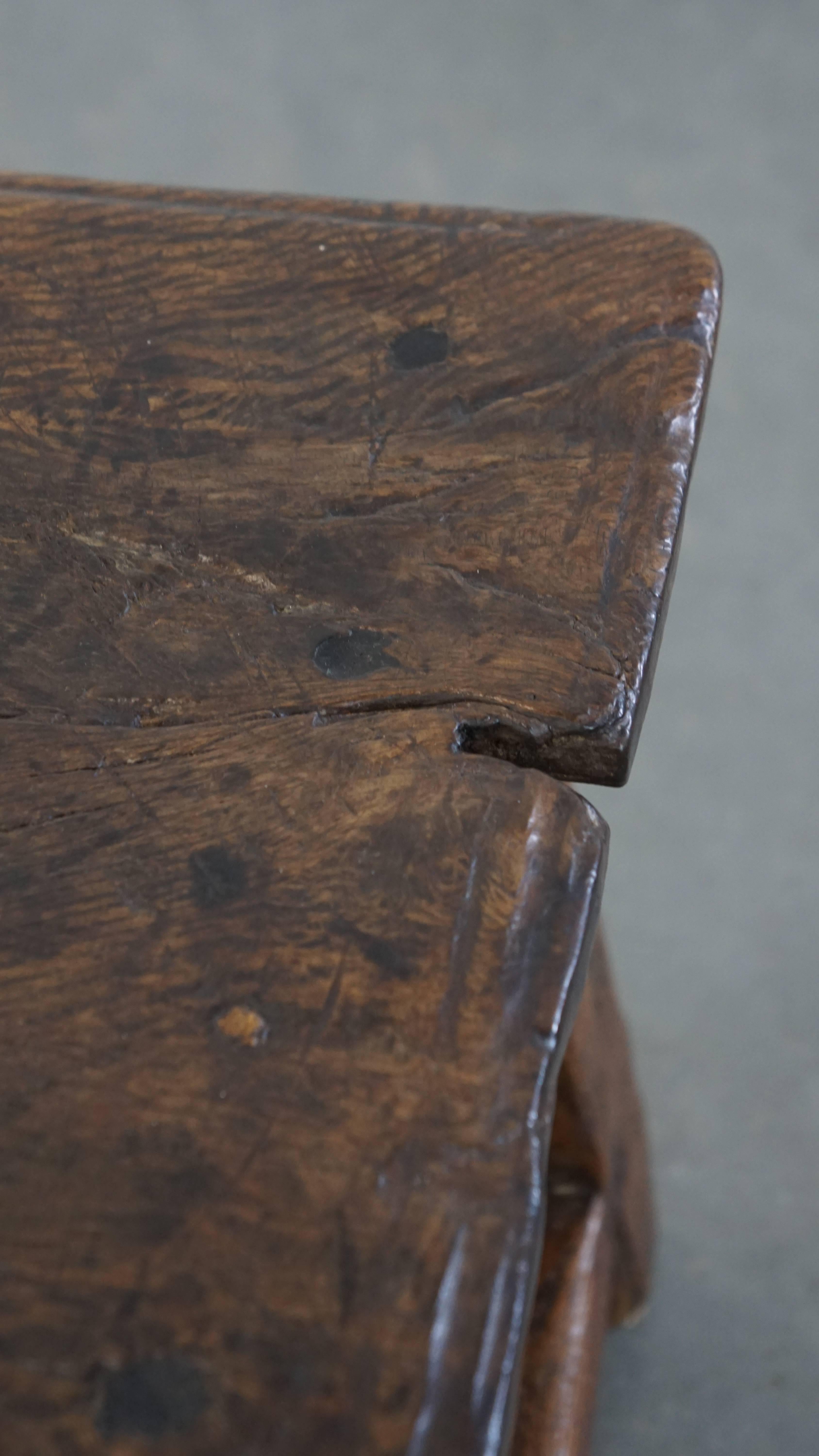Table d'appoint / tabouret espagnol unique du 16e siècle en vente 4