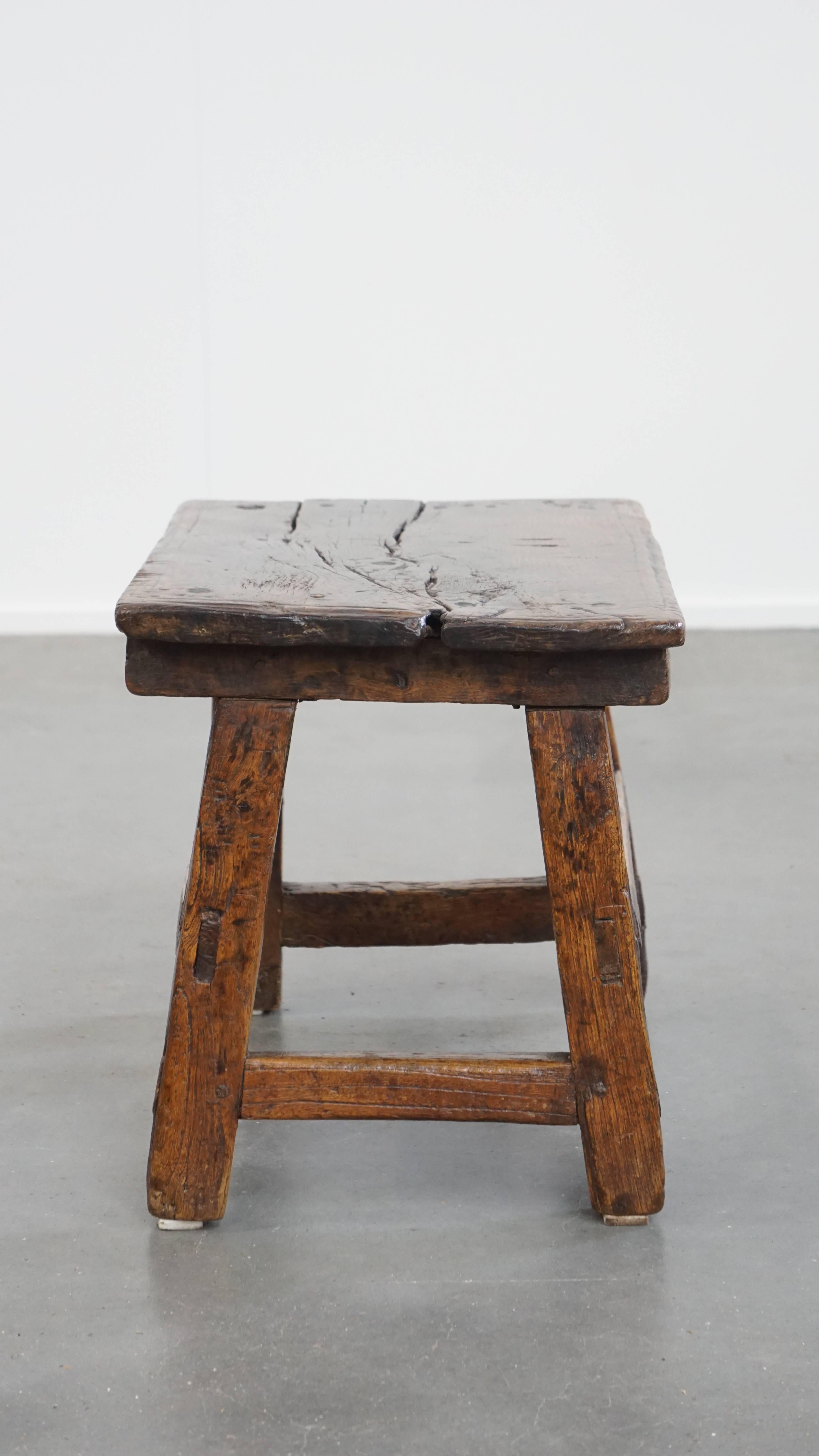 Table d'appoint / tabouret espagnol unique du 16e siècle État moyen - En vente à Harderwijk, NL
