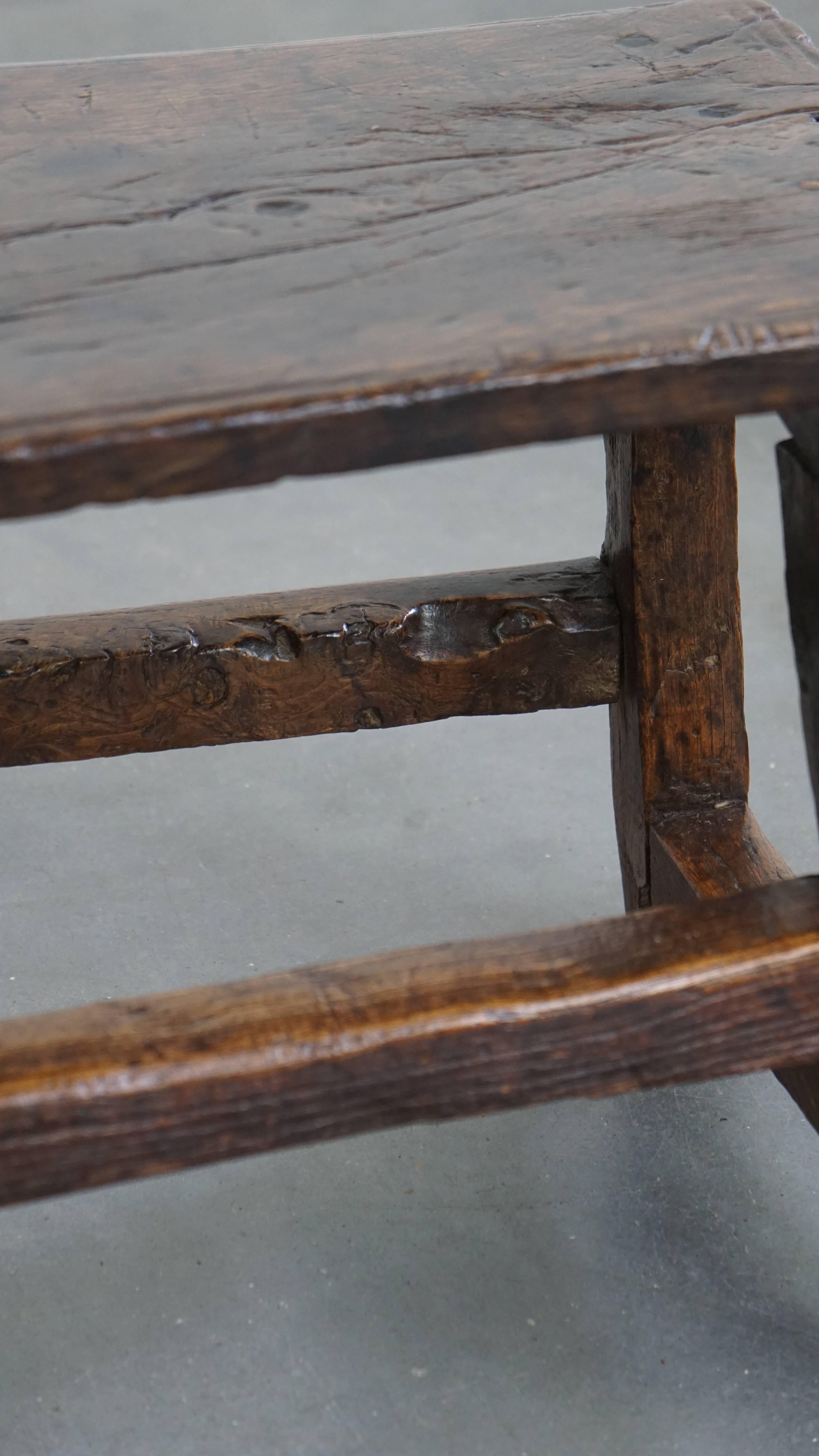 Table d'appoint / tabouret espagnol unique du 16e siècle en vente 2