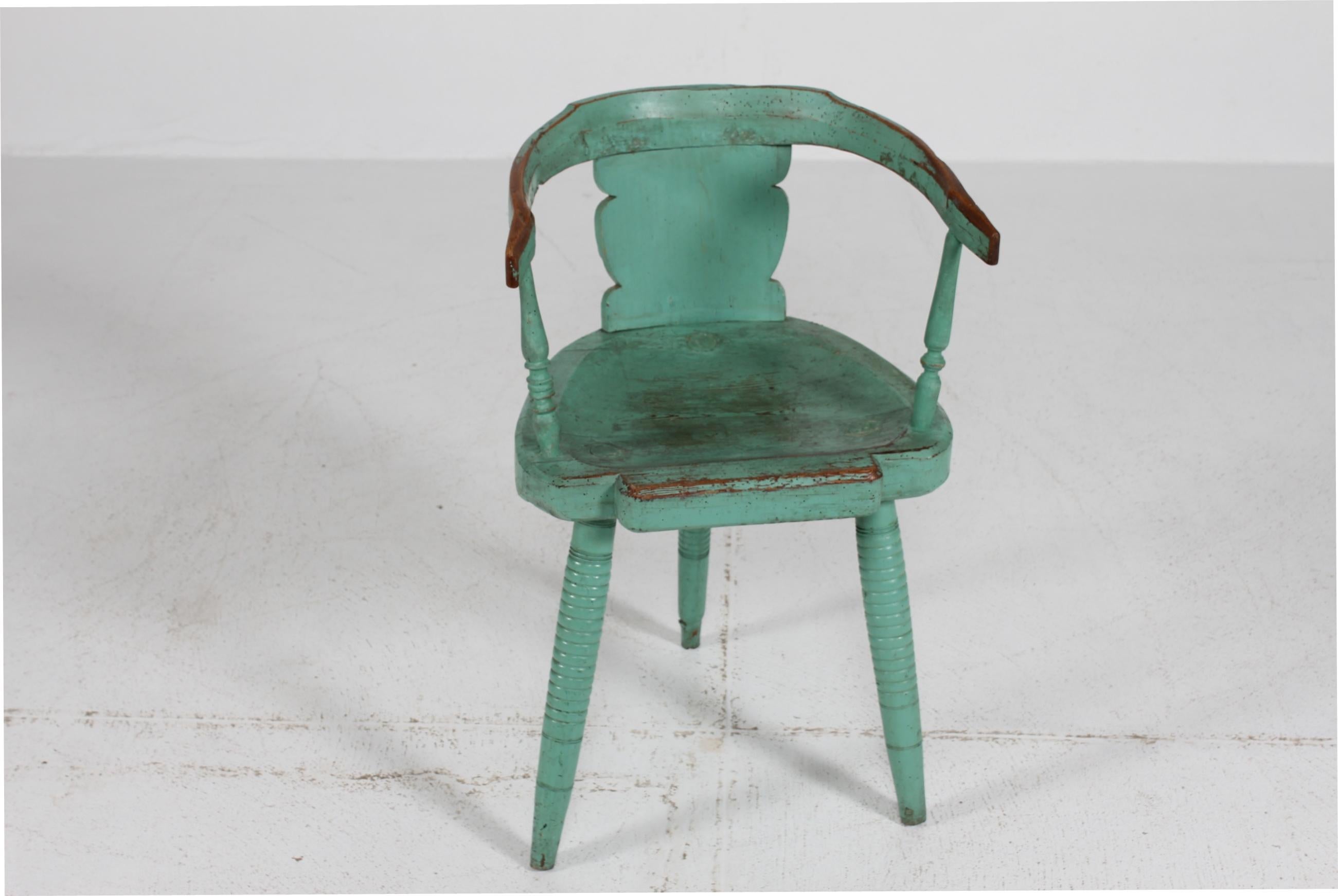 Sillón Sueco Antiguo Único de Madera Maciza con Pintura Verdigris Años 1850 De campo en venta