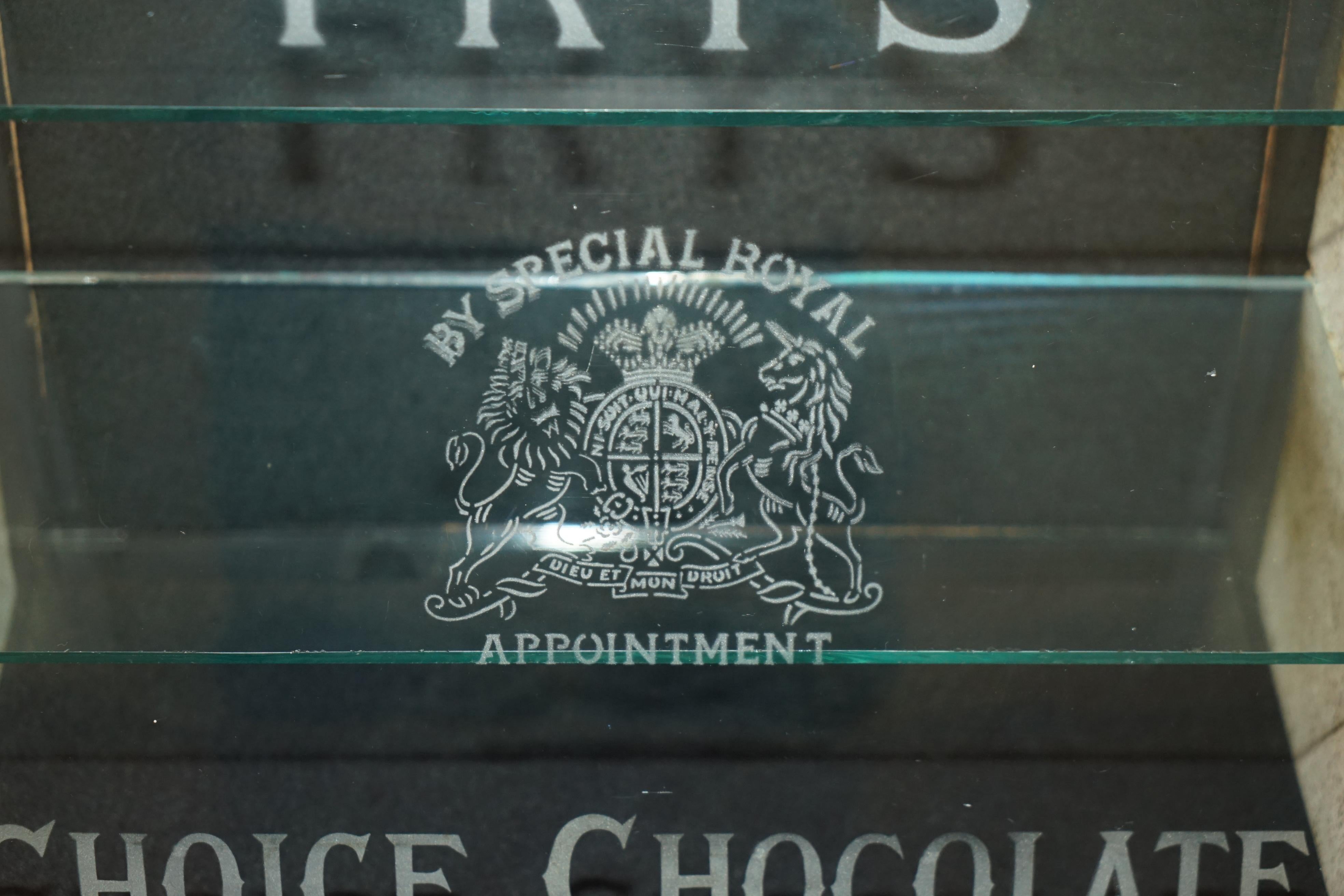 UNIQUE ANTIQUE VICTORIAN FRY's CHOCOLATE ROYAL CREST GLASS DISPLAY CASE CABINET For Sale 3