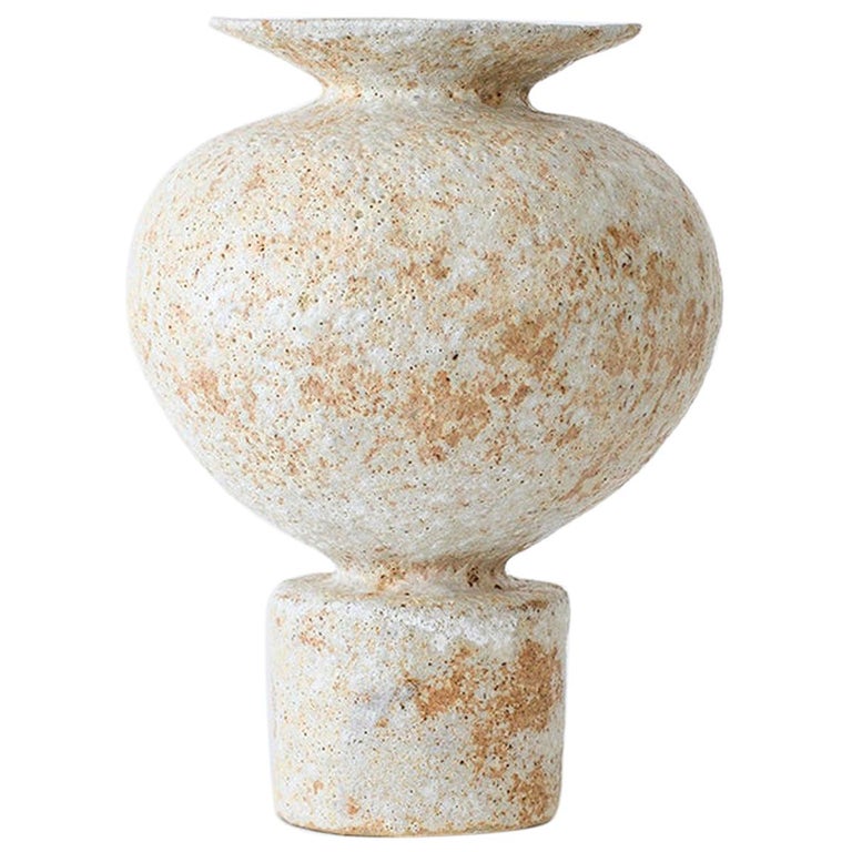 Unique Áptera 4 Stoneware Vase by Raquel Vidal and Pedro Paz For Sale