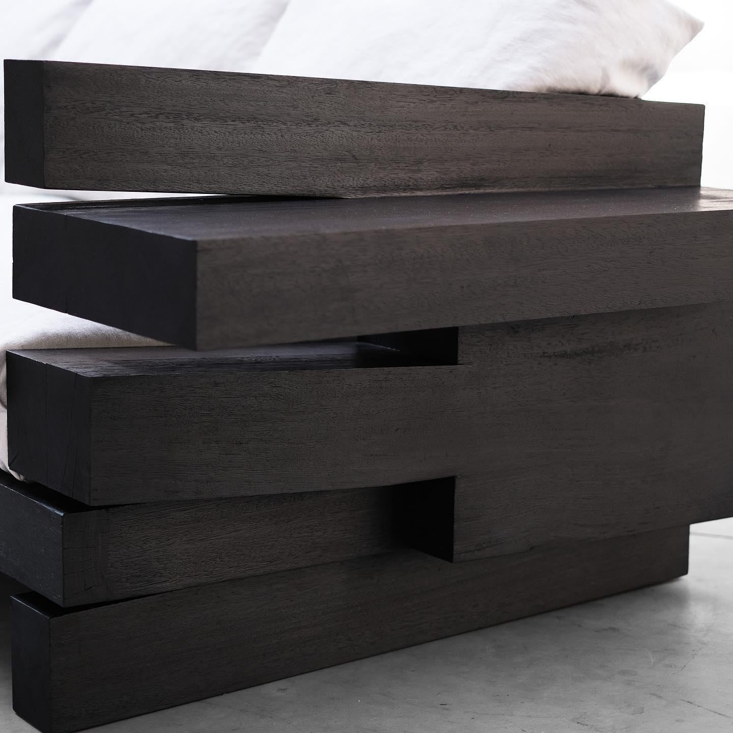 Sillón Zoumey de madera de iroko de Arno Declercq en venta 4