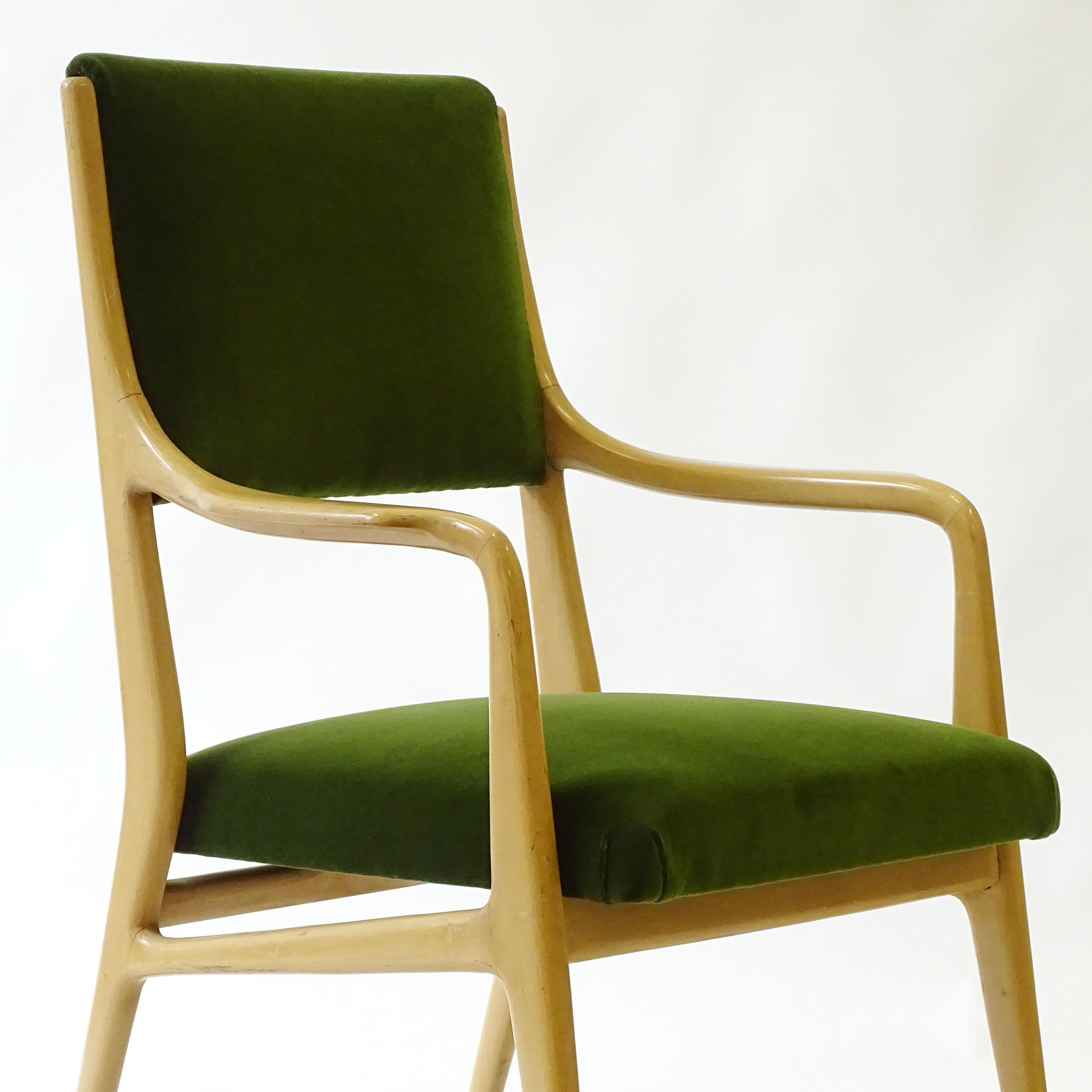 Mid-Century Modern Unique Armchair in Lightly Lacquered Wood and Green Velvet, Italy 1950s For Sale