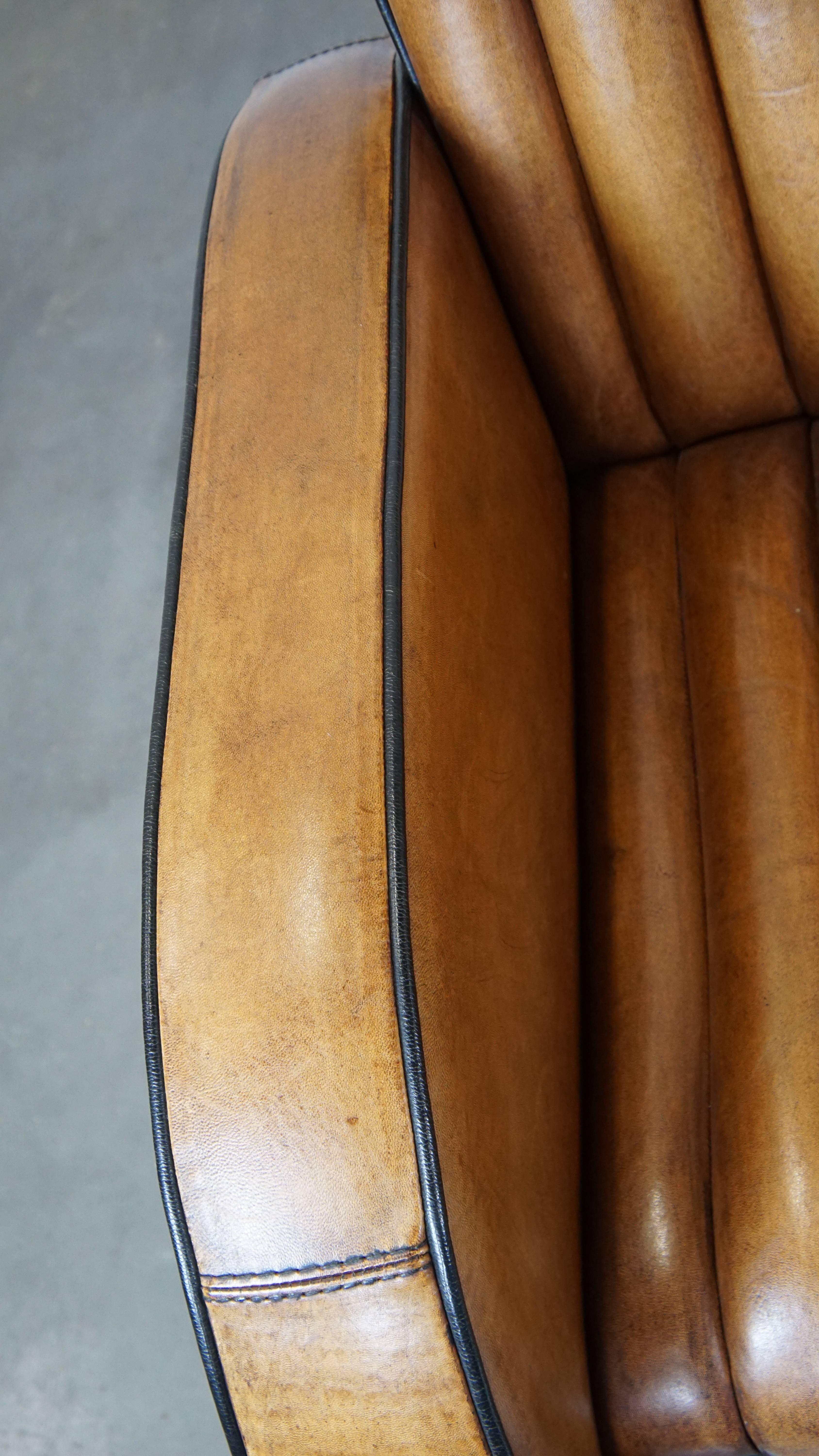 Cuir Canapé Art Déco unique à 2,5 places en peau de mouton en très bon état en vente