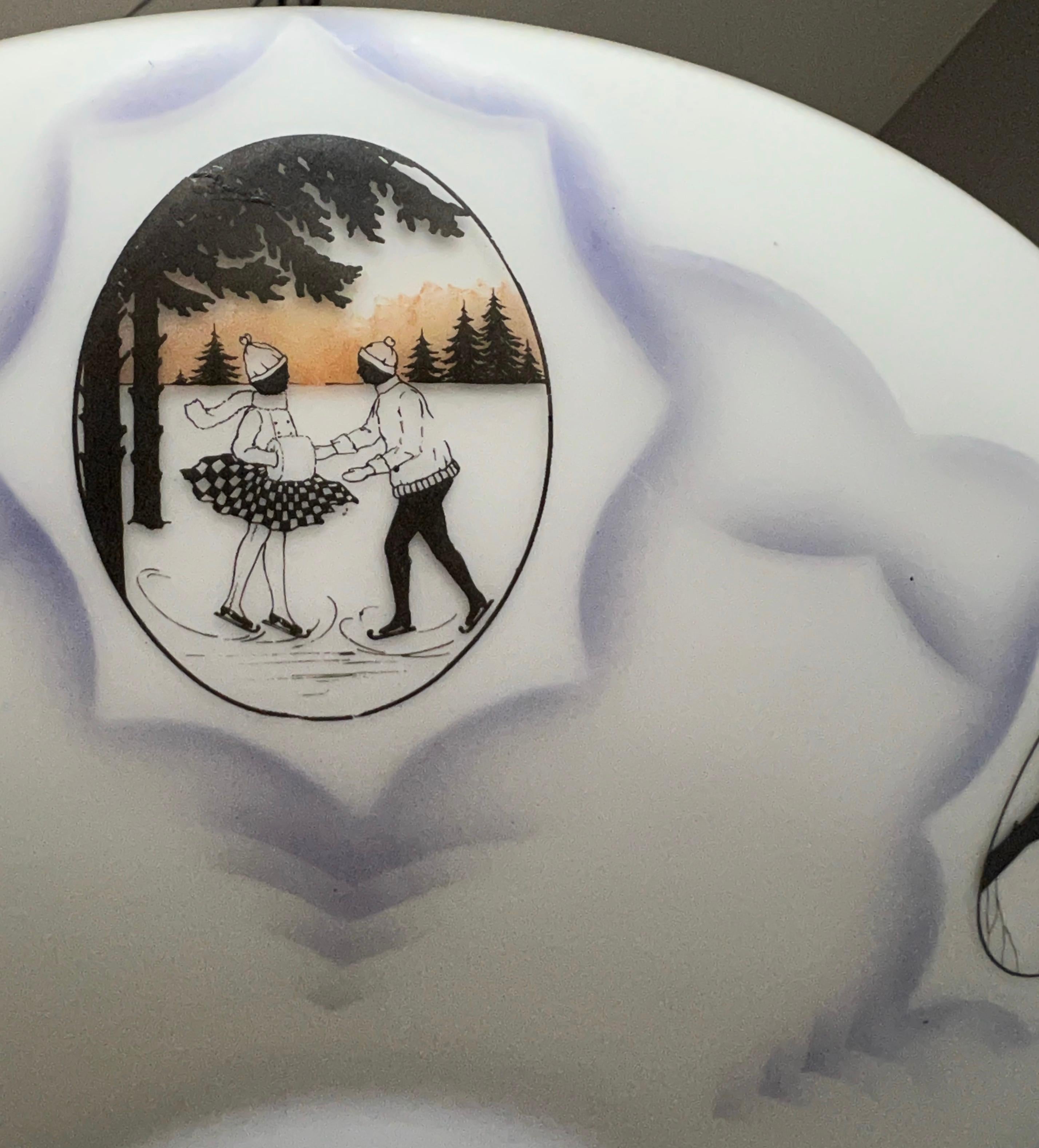 Einzigartige Art-Déco-Pendelleuchte aus Opalglas mit Opalglas w. Ski- und Wintersport-Szenen-Grafiken im Angebot 12