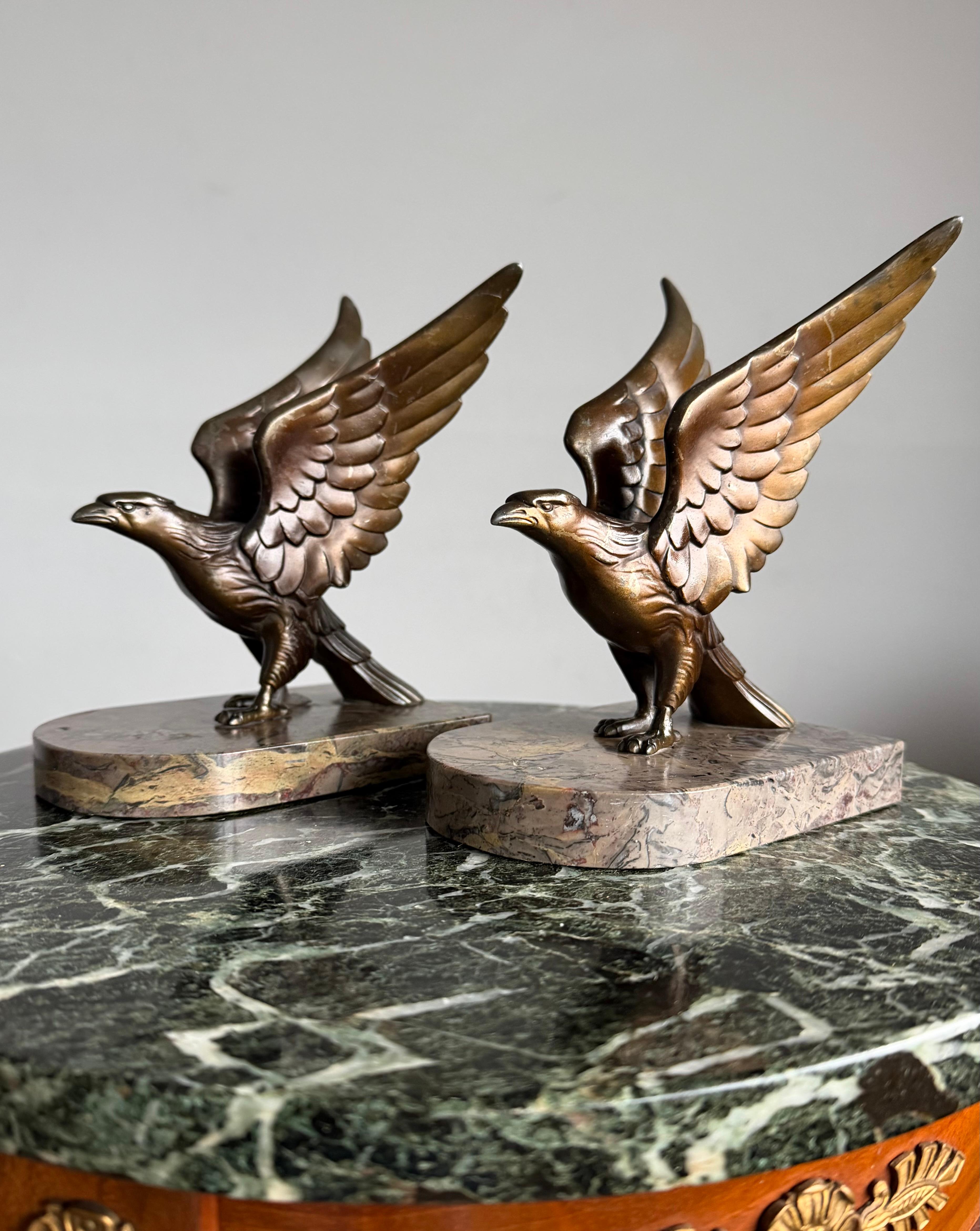 Unique Art Deco Pair Bronzed Eagle Bookend Sculptures in Style Max Le Verrier en venta 5