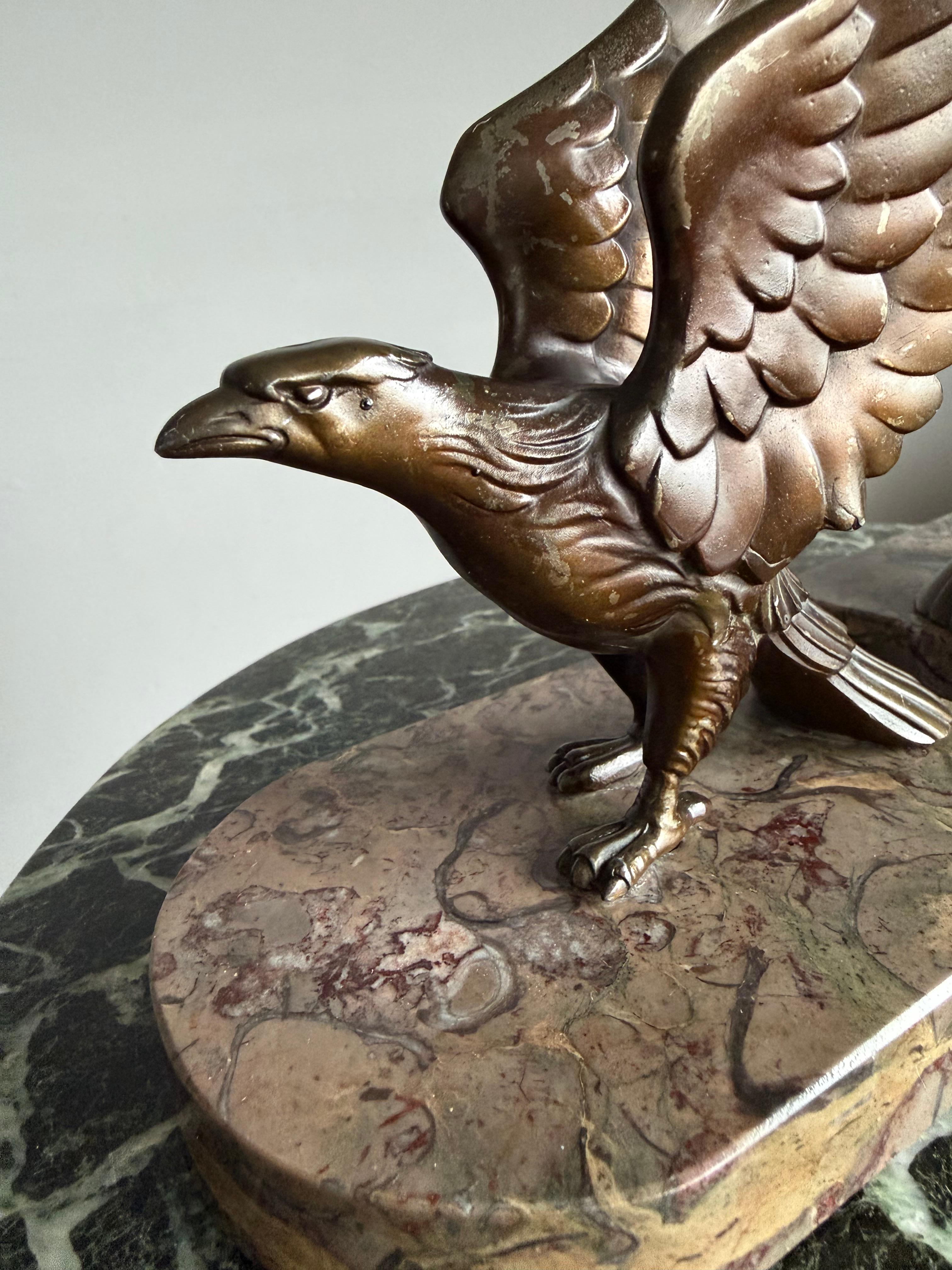 Unique Art Deco Pair Bronzed Eagle Bookend Sculptures in Style Max Le Verrier siglo XX en venta
