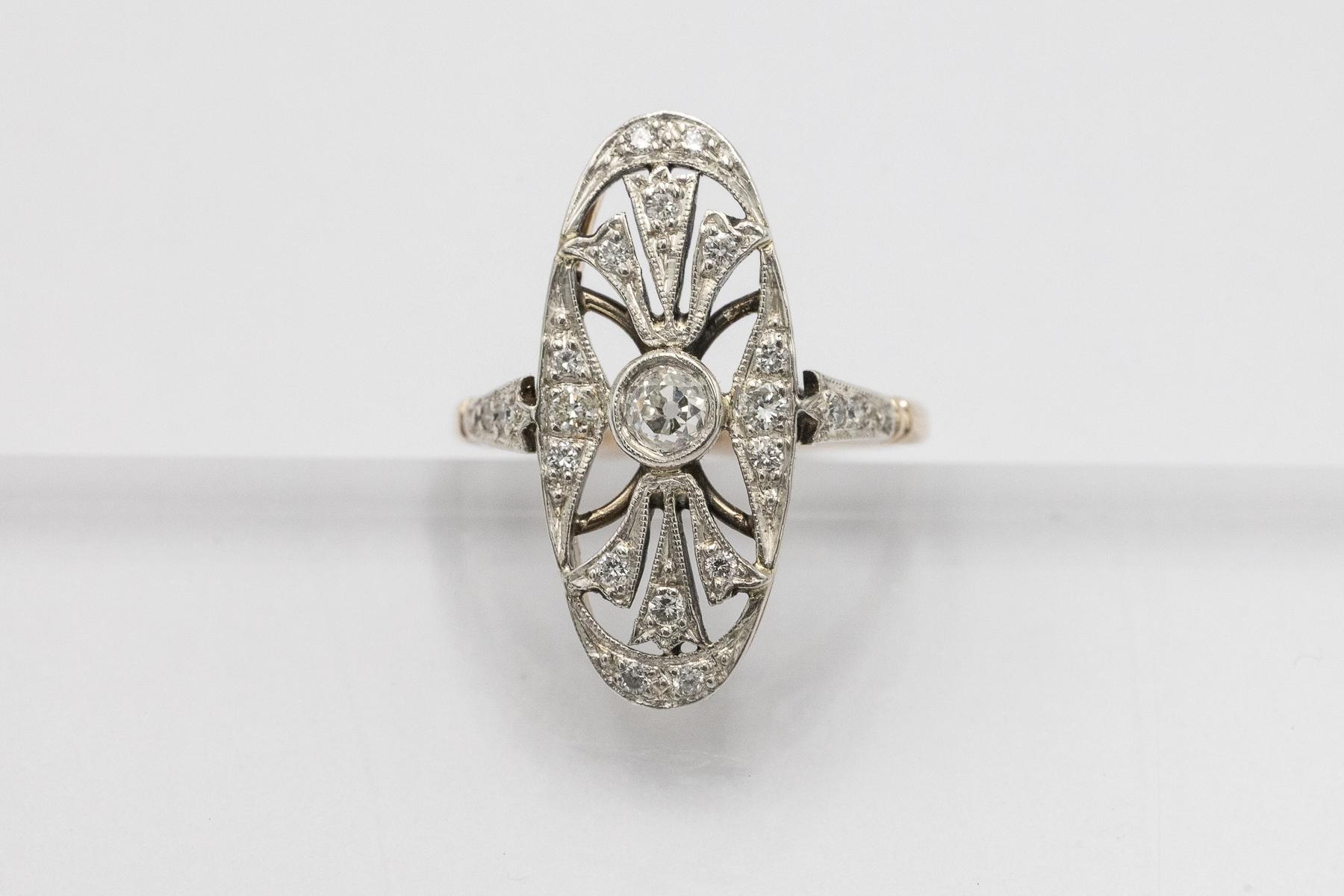 Unique Art Deco ring with diamonds, Hungary, 1930s/1940s In Good Condition For Sale In Chorzów, PL