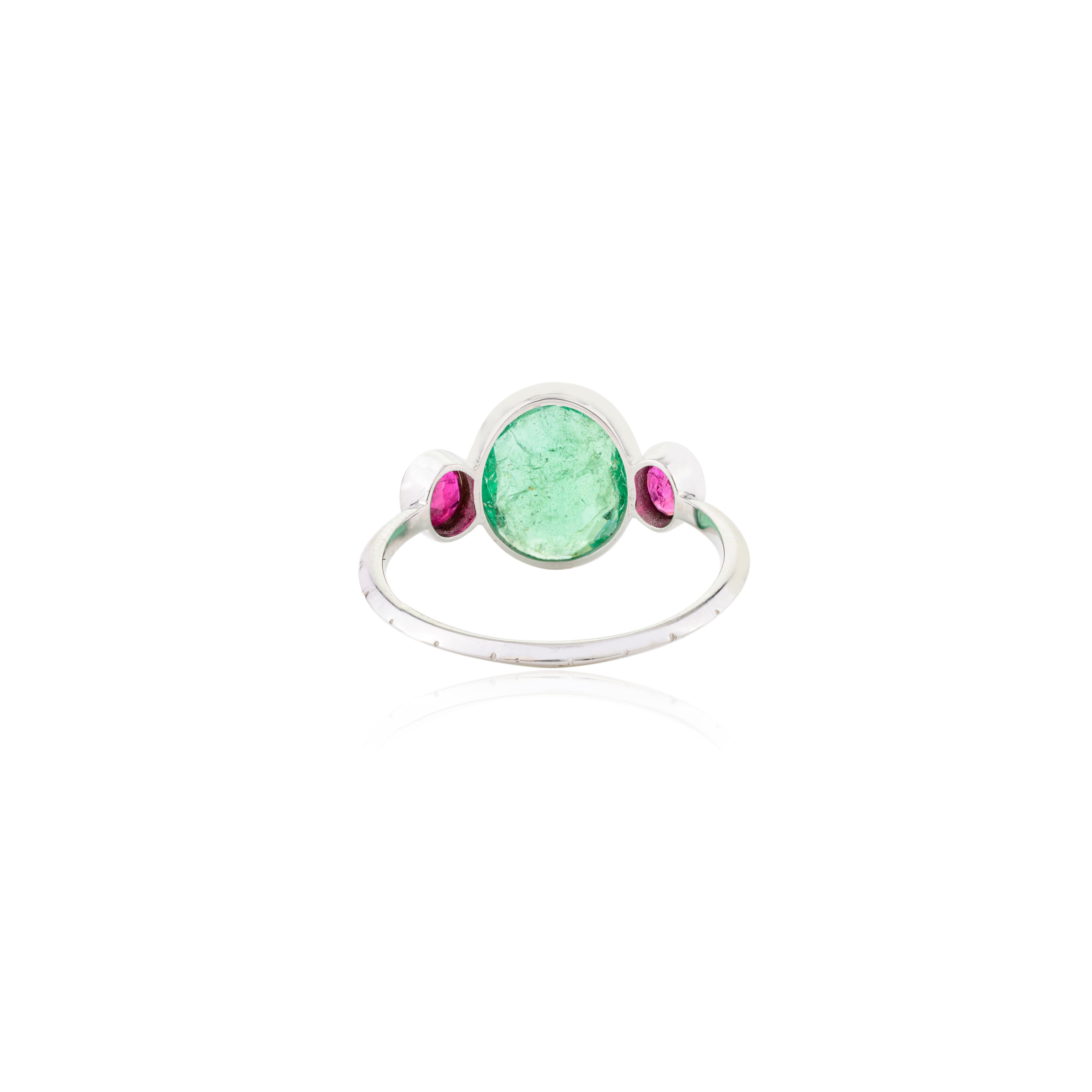 Im Angebot: Einzigartiger Art-Déco-Ring aus 18 Karat massivem Weißgold mit Rubin, Smaragd und drei Steinen im Stil () 5