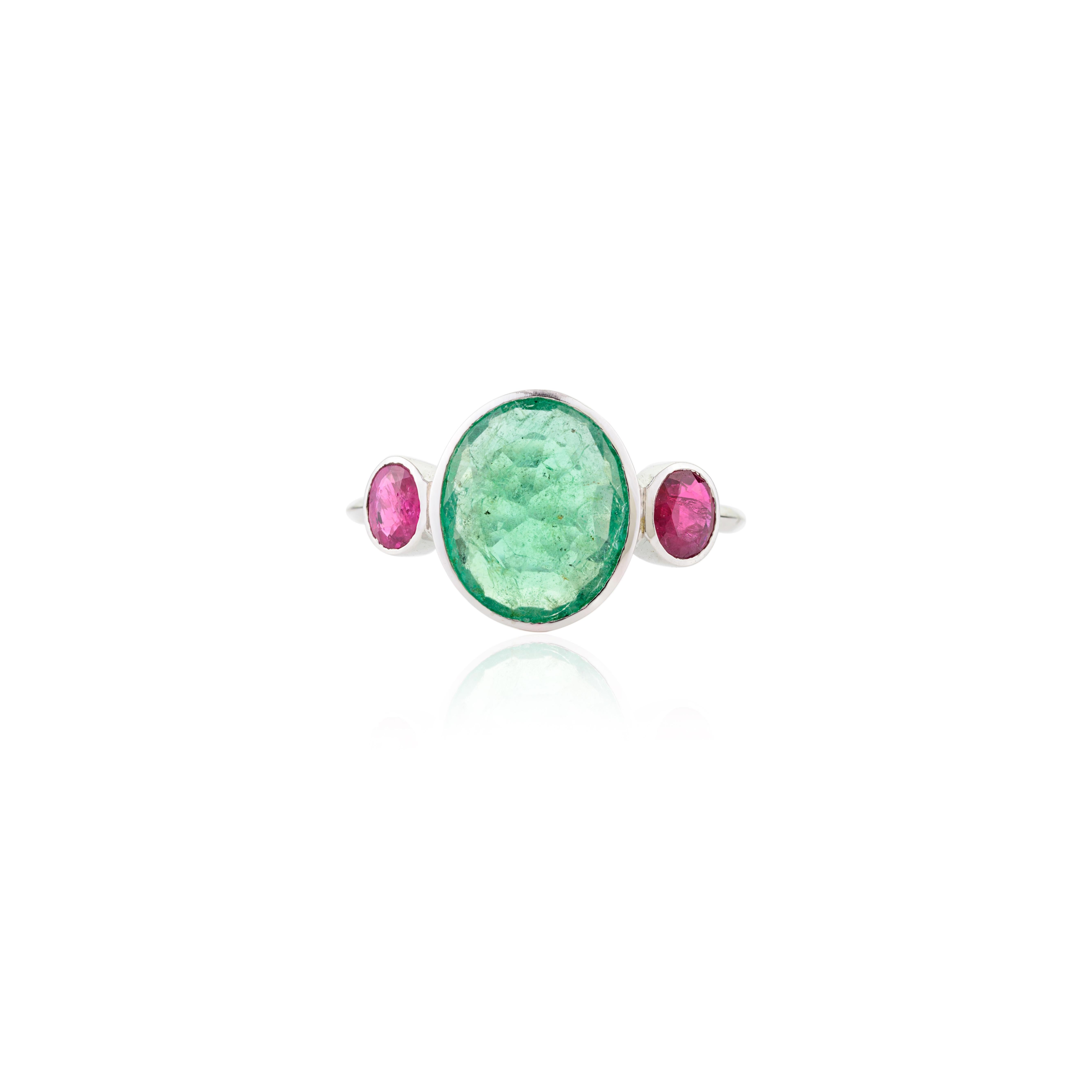 Im Angebot: Einzigartiger Art-Déco-Ring aus 18 Karat massivem Weißgold mit Rubin, Smaragd und drei Steinen im Stil () 8
