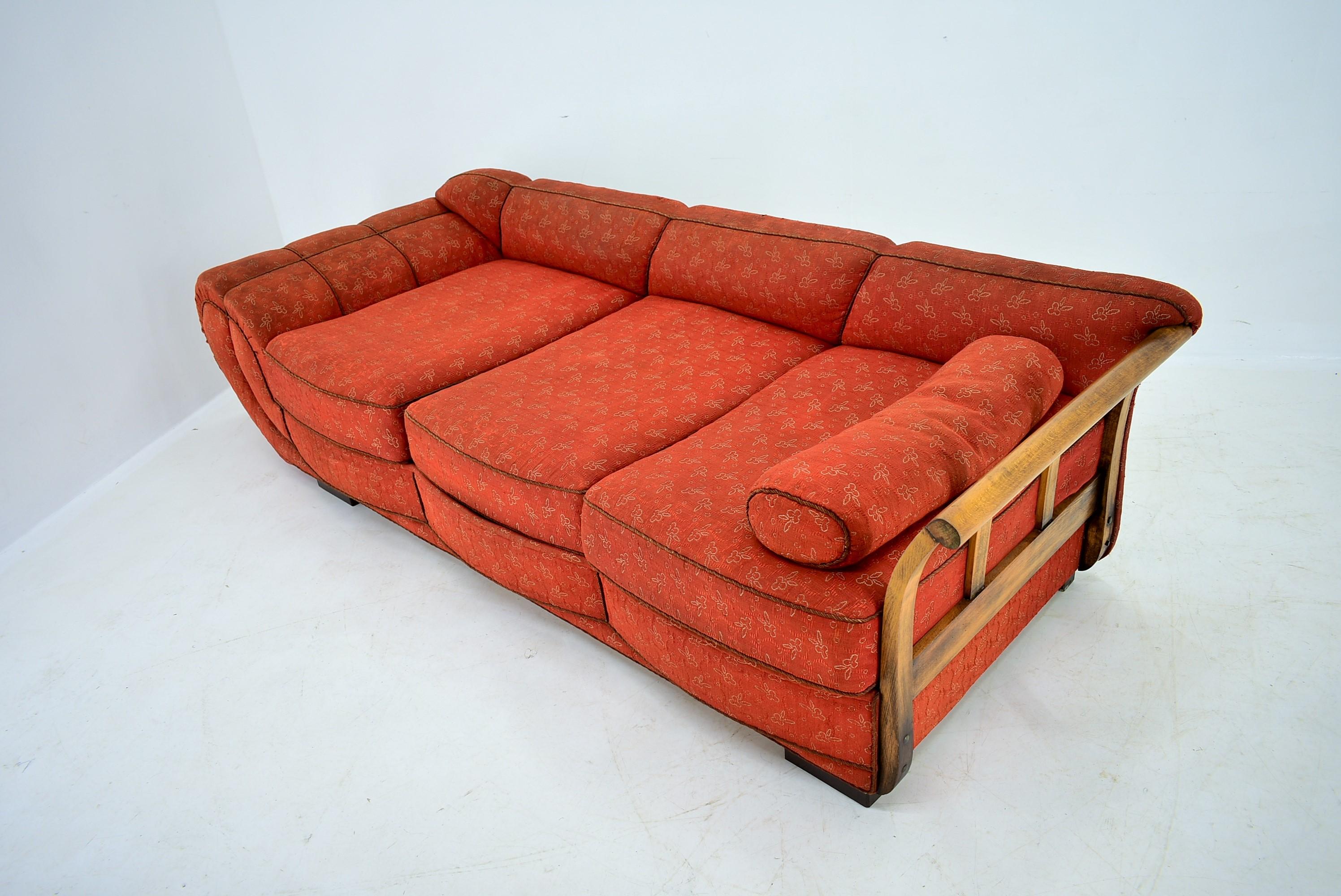 Unique Art Deco Sofa in 1920s For Sale 1