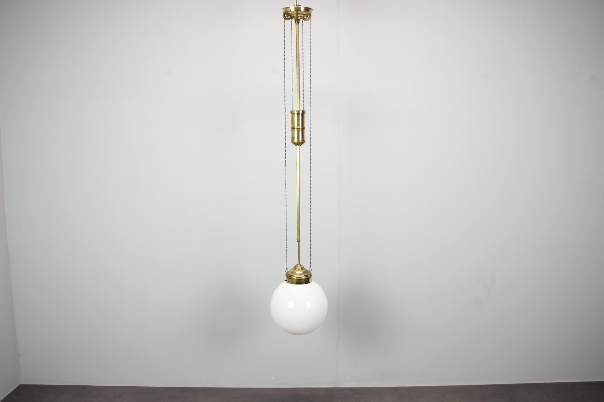 Austriaco Pendente unico regolabile in stile Art Nouveau anni '20 in vendita