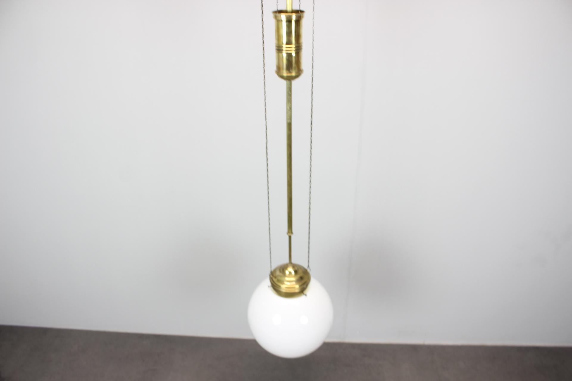 Inizio XX secolo Pendente unico regolabile in stile Art Nouveau anni '20 in vendita