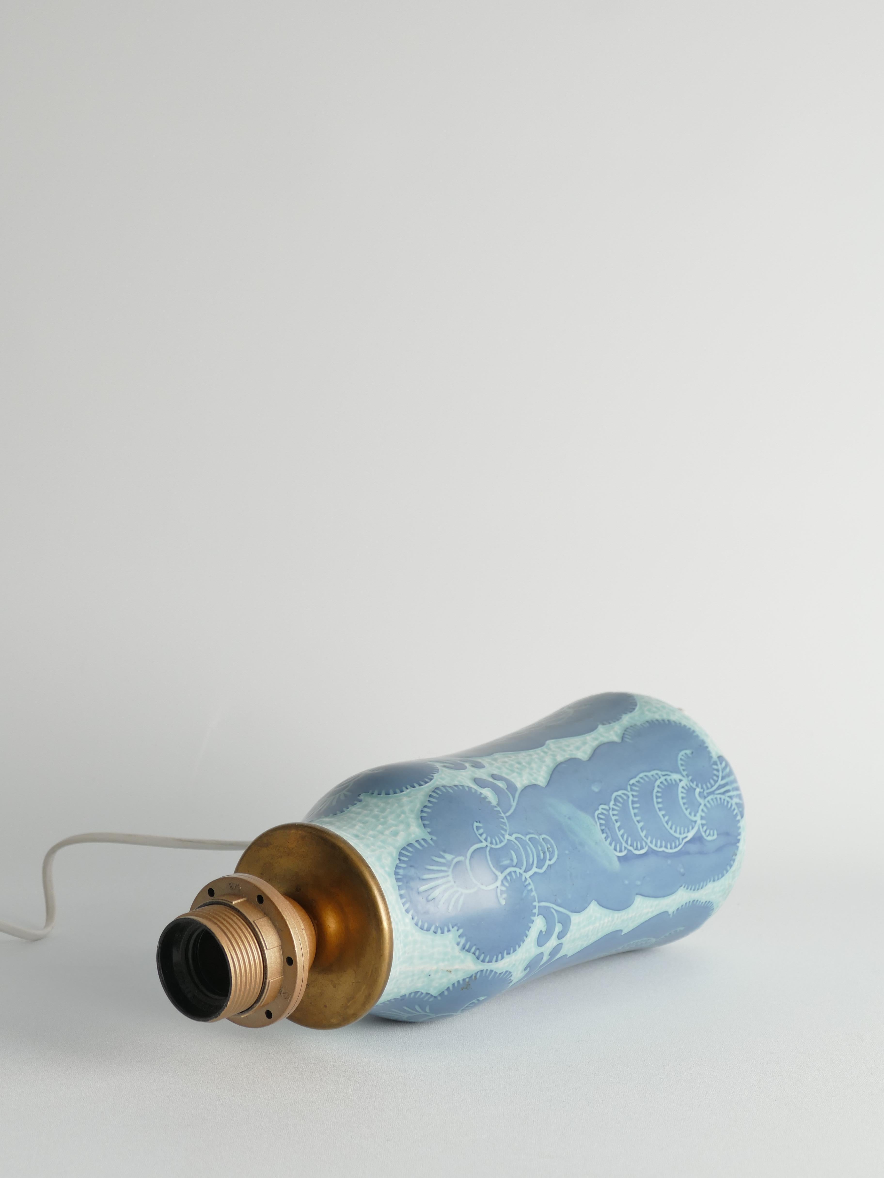 Einzigartige blassblaue Jugendstil-Tischlampe aus Keramik von Josef Ekberg für Gustavsberg (Schwedisch) im Angebot