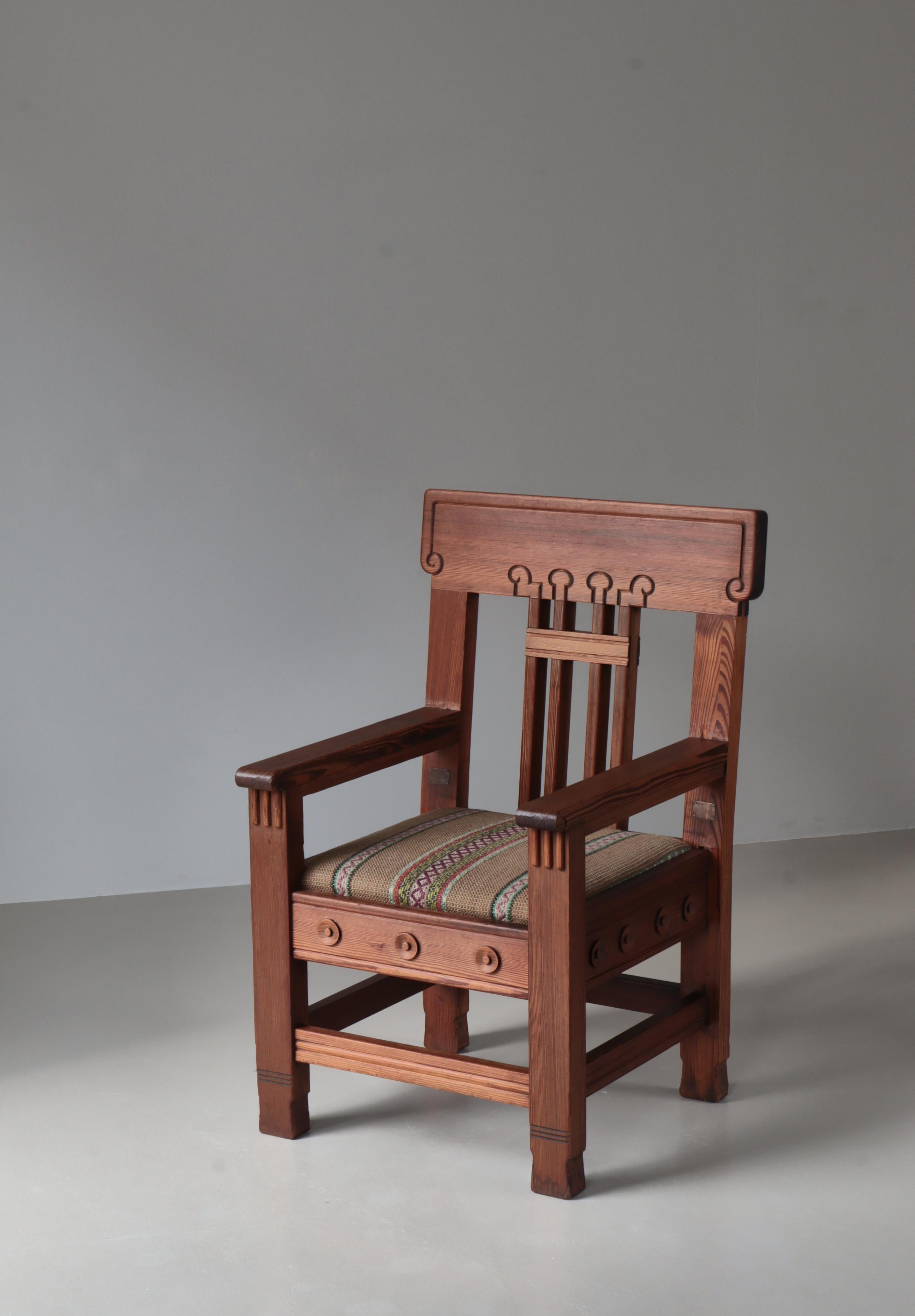 Unique Art Nouveau Pinewood Artist´s Chair by Siegfried Wagner 1910s, Denmark In Good Condition For Sale In Odense, DK