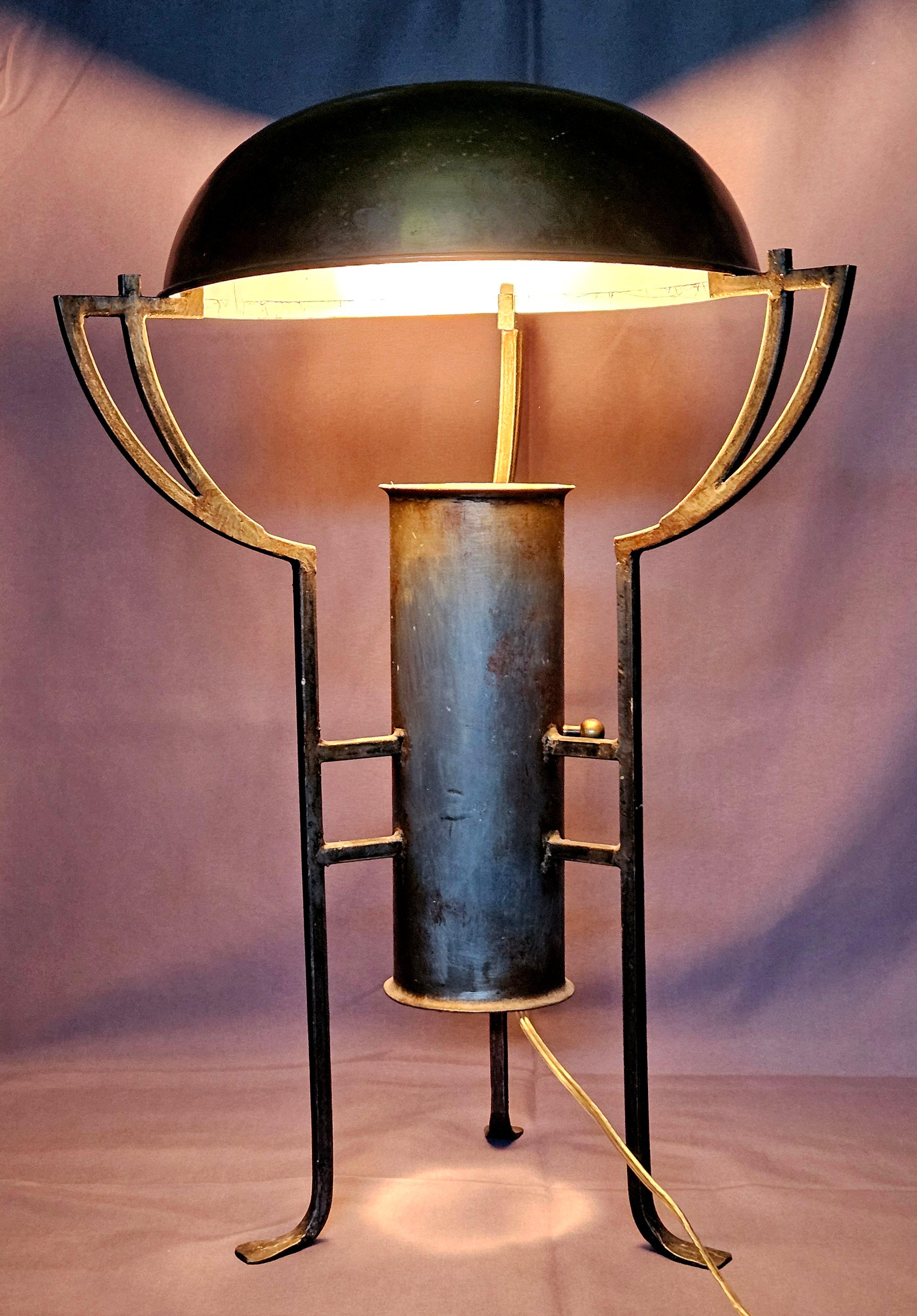 Lampe industrielle en métal unique, faite par un artiste, avec interrupteur à gradation en vente 2