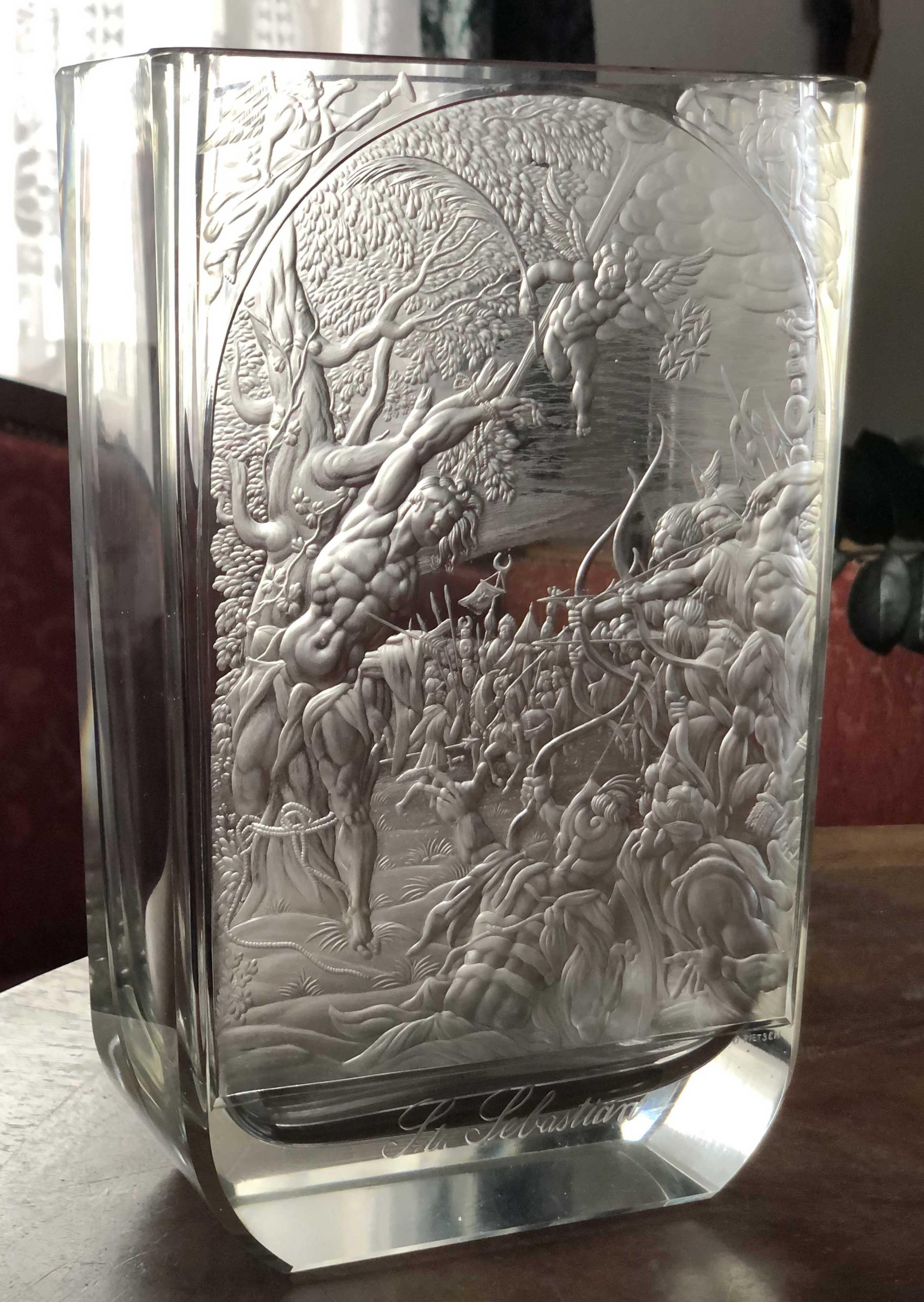 Unique Artistic Engraved Vase Saint Sebastian 'Otto Pietsch' Bohemian Glass In Good Condition For Sale In Nový Bor, CZ