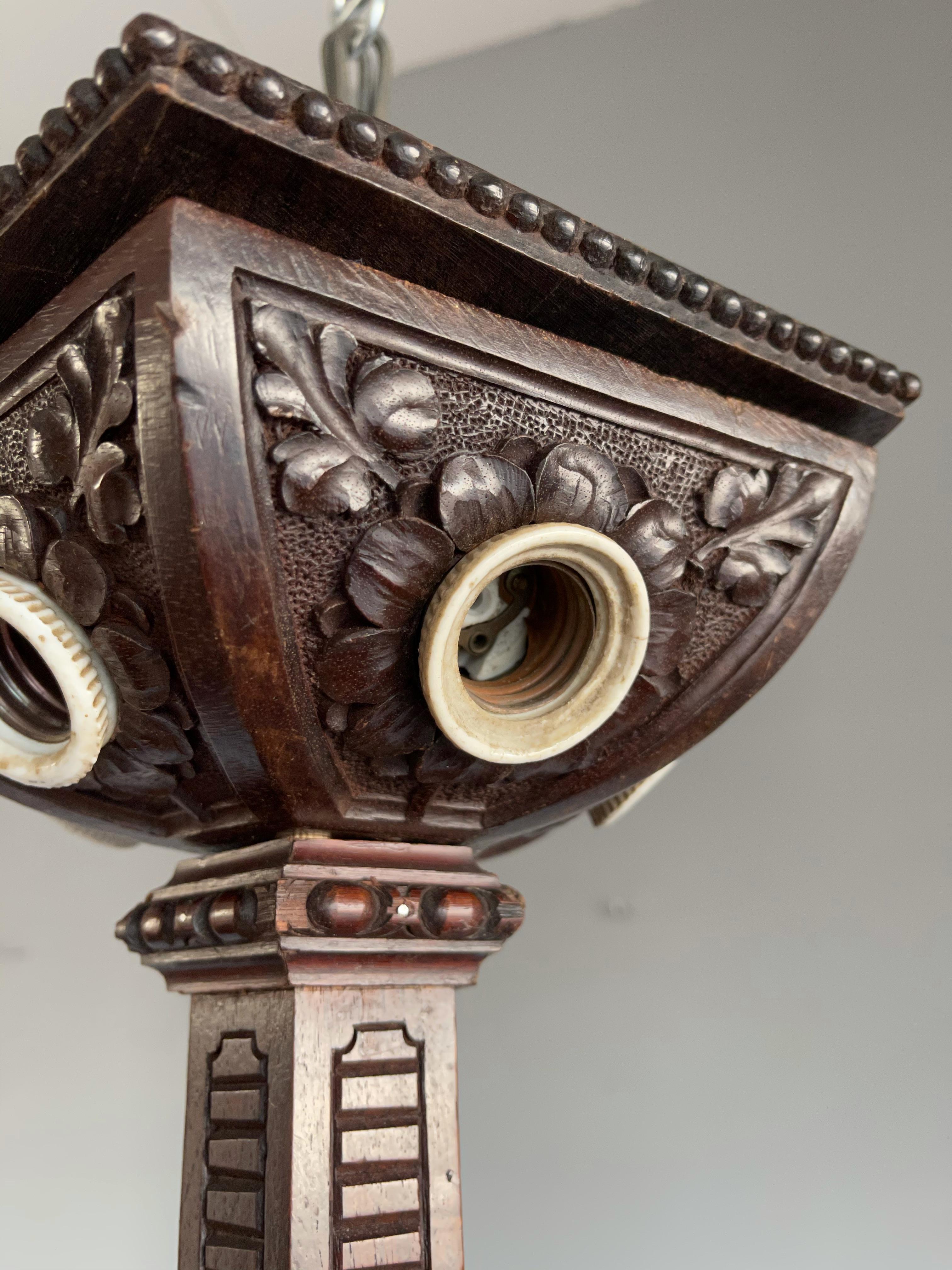 Einzigartige antike Arts & Craft Coromandel Fünf 5-Licht-Kronleuchter w. Schwalbenvögel im Angebot 9