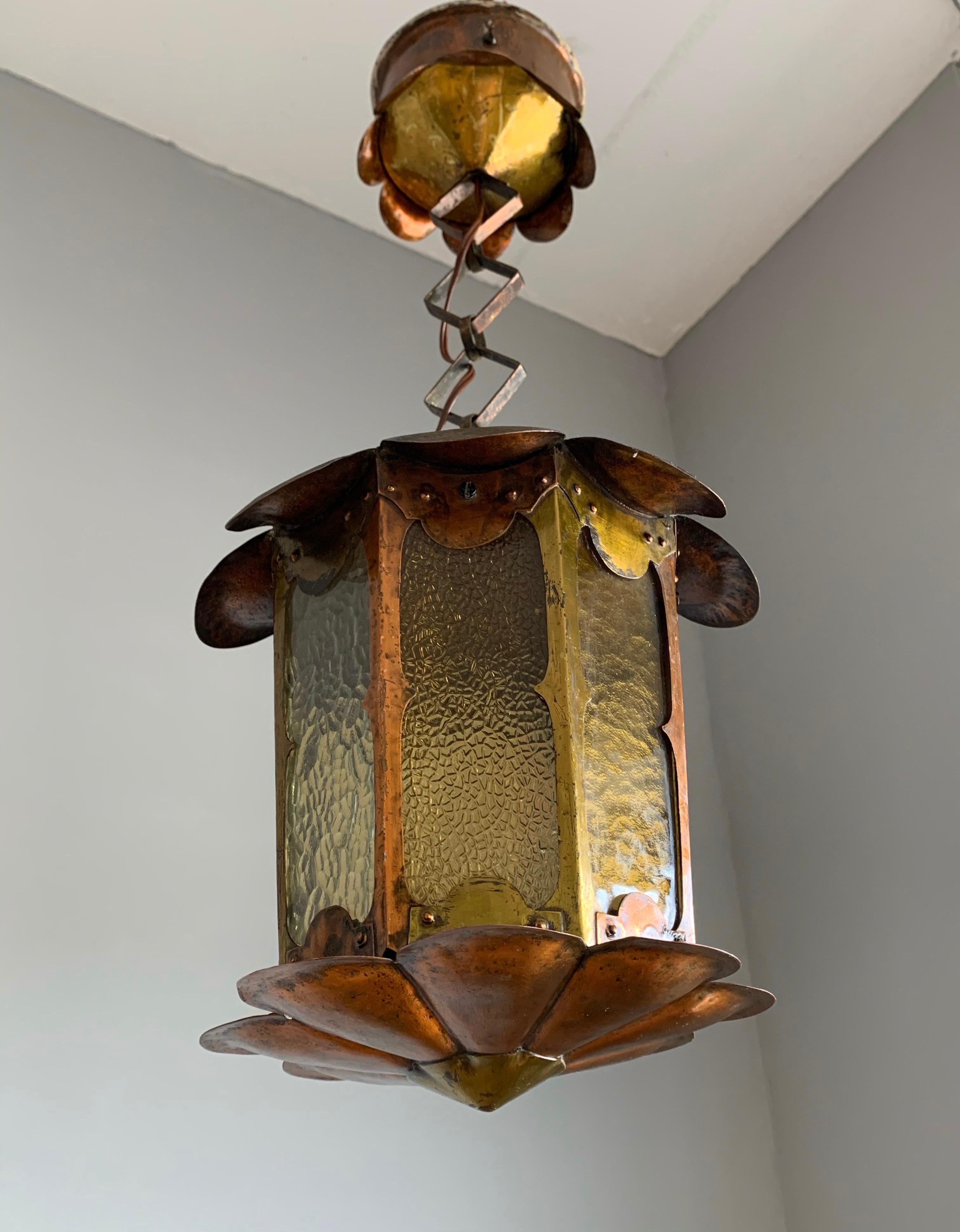 Unique Arts & Crafts Patinated Copper & Cathedral Glass Pendant Light / Fixture In Good Condition In Lisse, NL