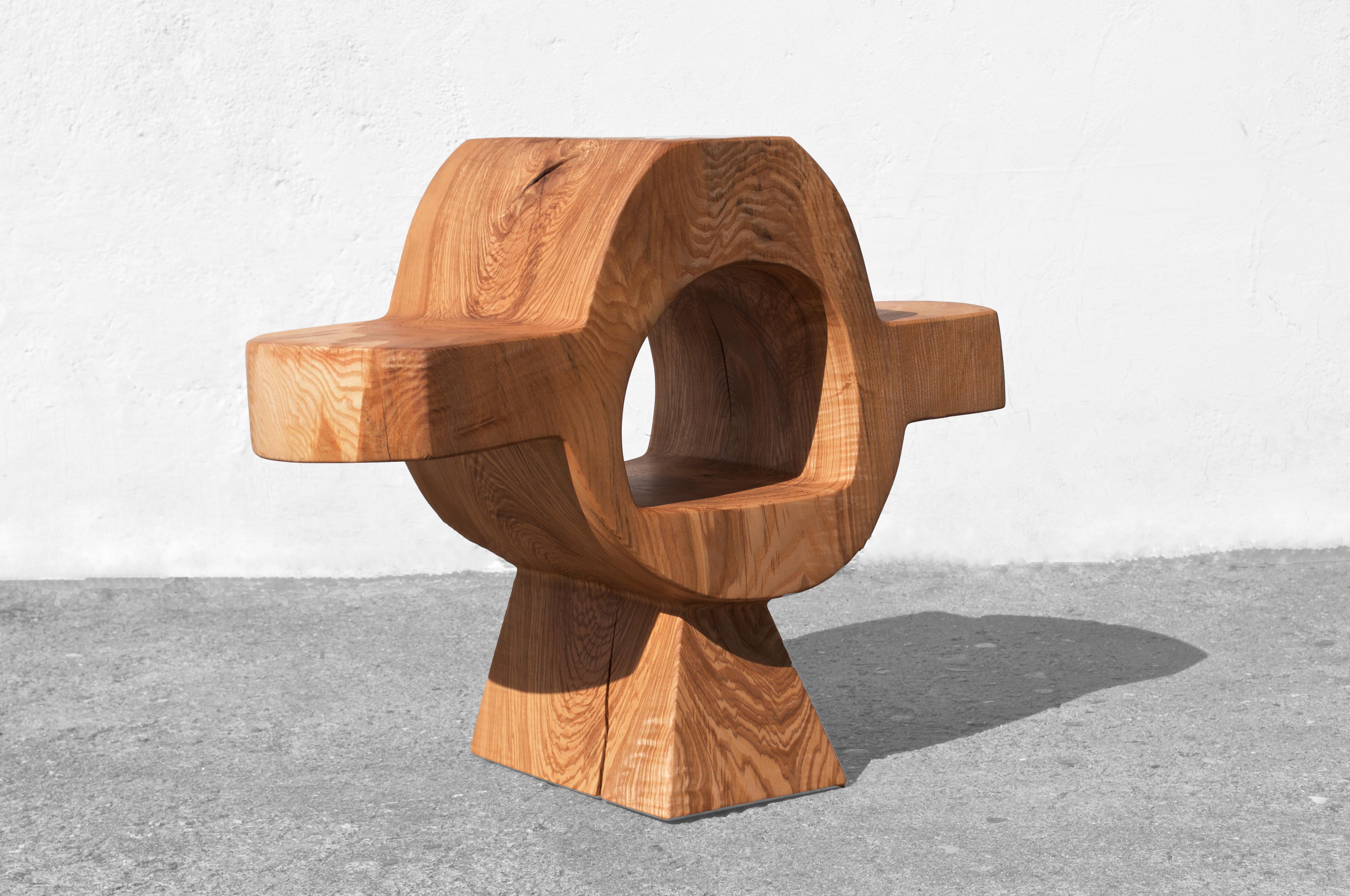 Unique ash console sculpted by Jörg Pietschmann
Materials: Ash, oil finish
Dimensions: H 55 x W 66 x D 31 cm

In Pietschmann’s sculptures, trees that for centuries were part of a landscape and founded in primordial forces tell stories inscribed