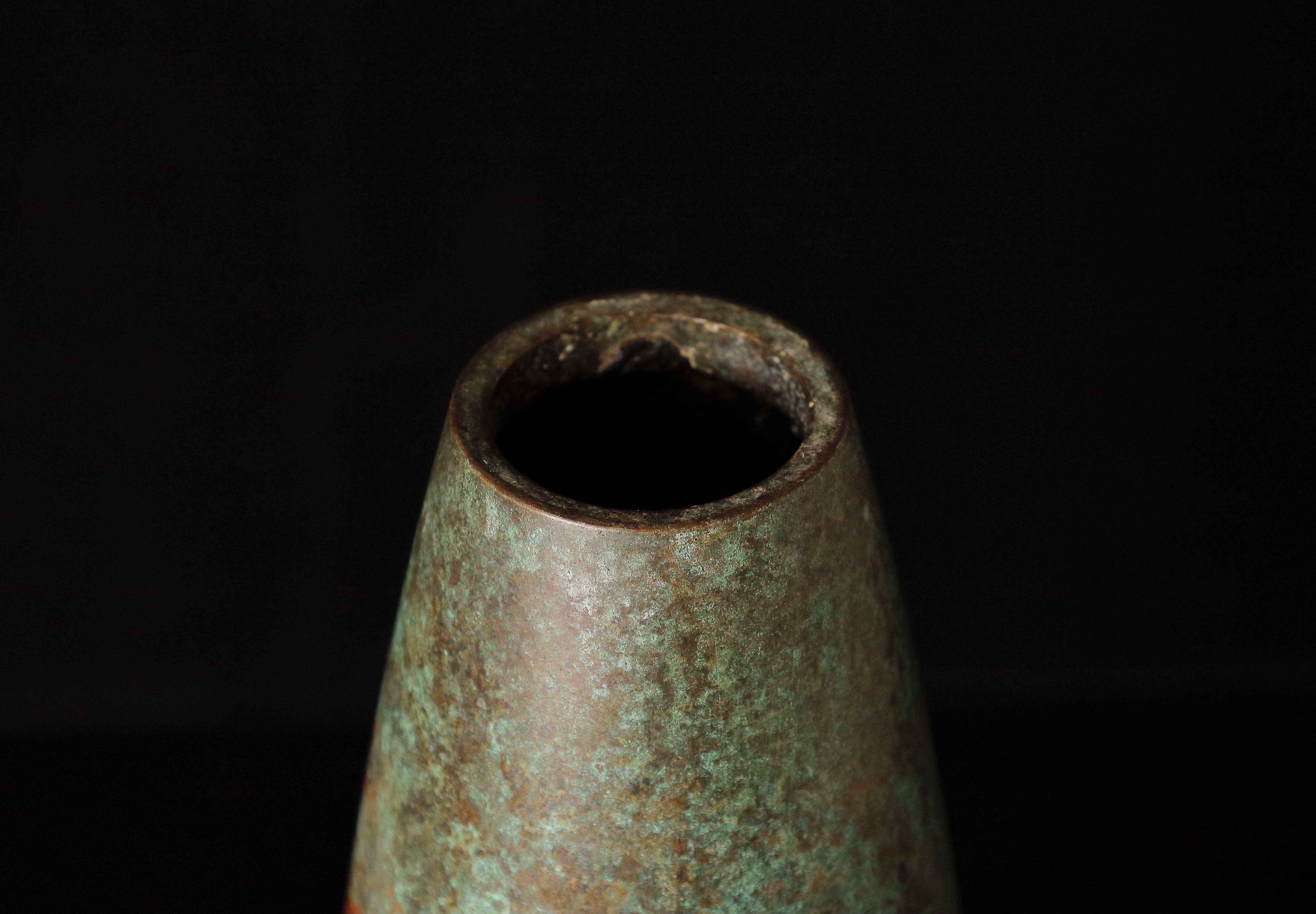 Showa Unique Attractive Shape Bronze Vase For Sale