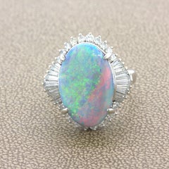 Bague cocktail unique en platine avec opale d'Australie double couleur et diamant