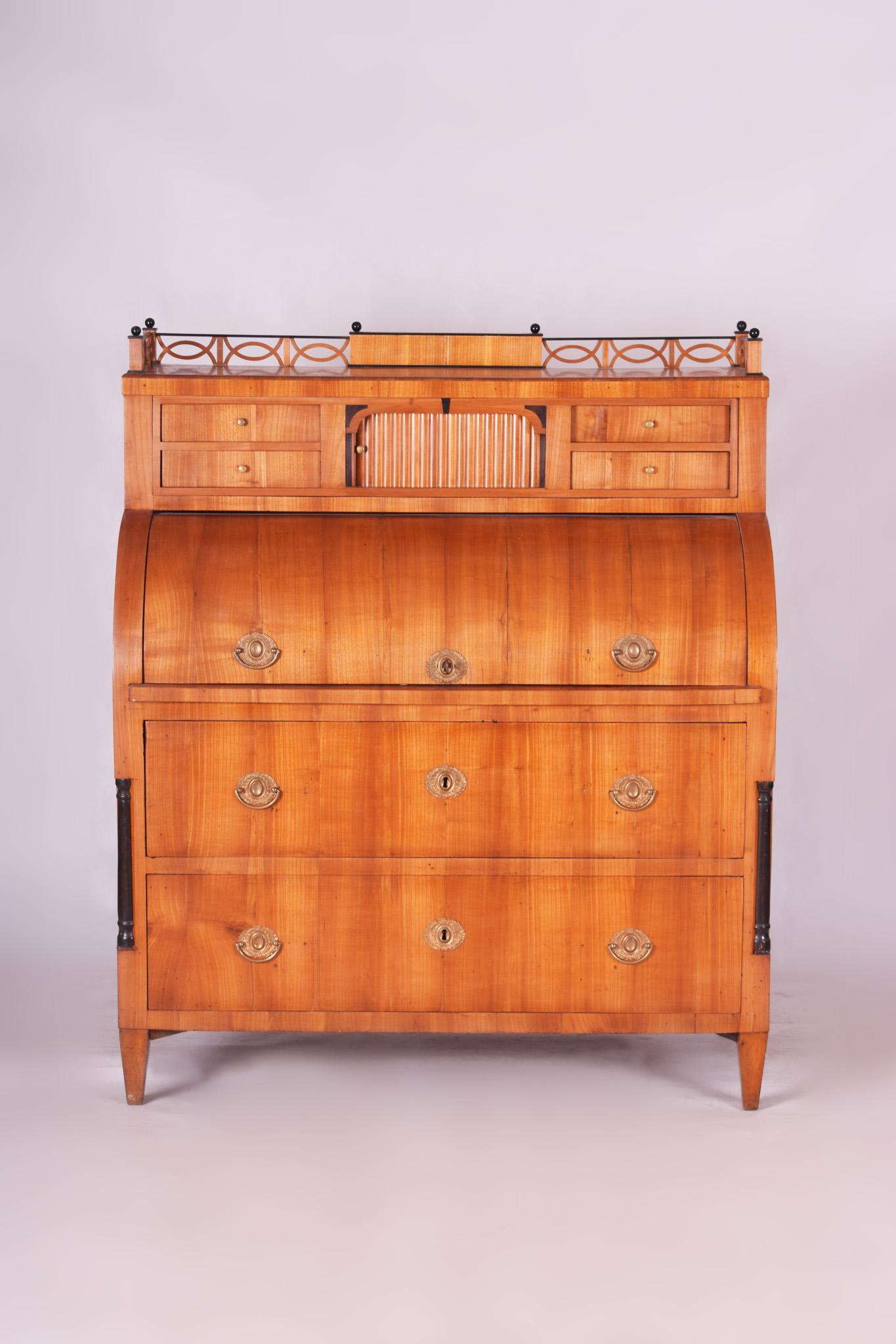 Early 19th Century Unique Austrian Empire Cylinder Secretary/Writing Desk, Material Cherry, Wien
