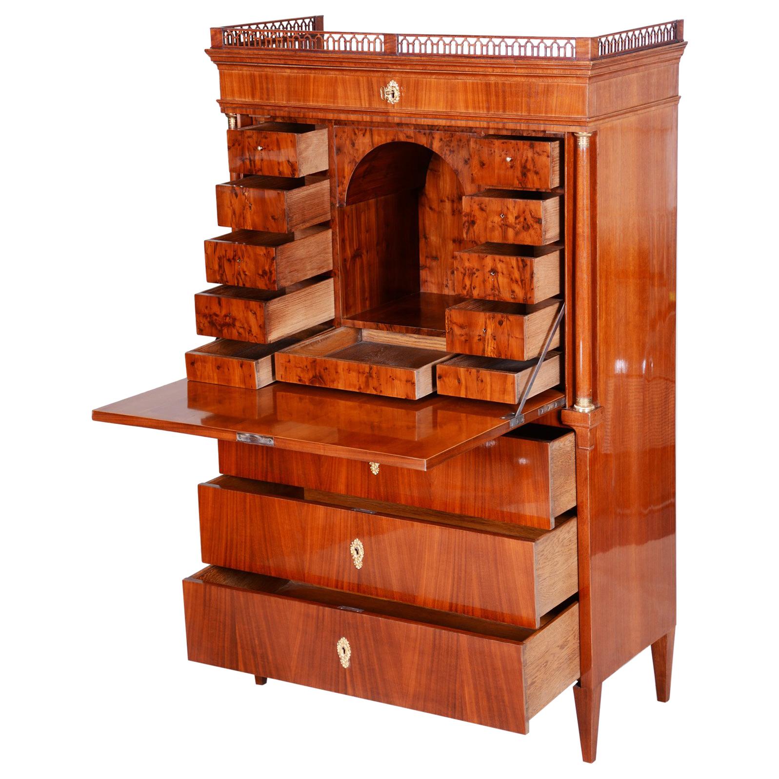 Einzigartiger österreichischer Empire-Sekretär/Schreibtisch, Material Mahagoni, Wien 1820-1829