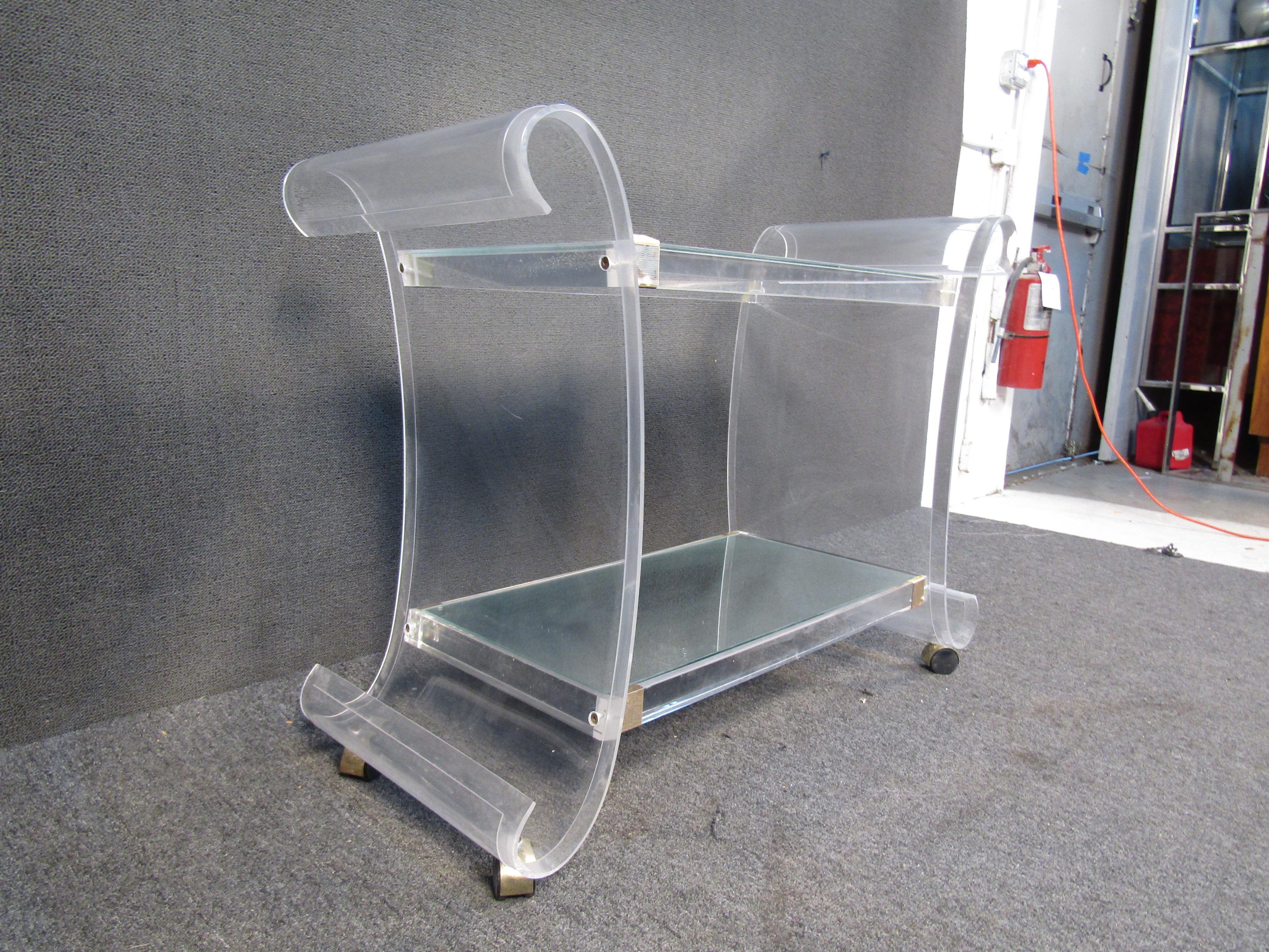 20th Century Unique Bar Cart in Lucite and Mirror For Sale