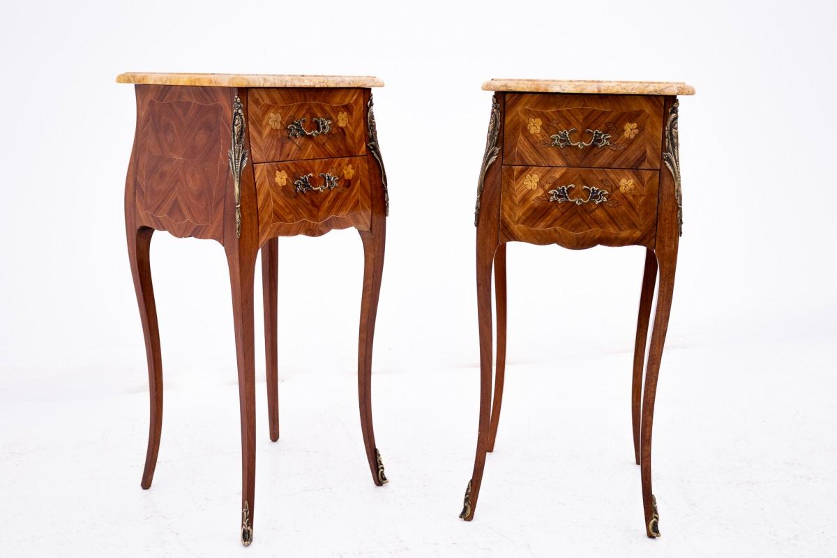 Bedside tables, France, ca. 1920.

Very good condition.

Wood: walnut

Dimensions: height 74 cm width 32 cm depth 33 cm
