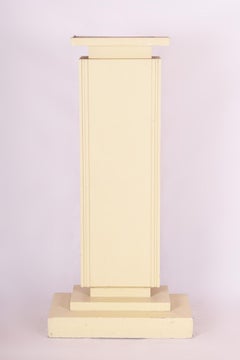 Unico piedistallo Art Deco ceco beige, condizioni originali, anni '20