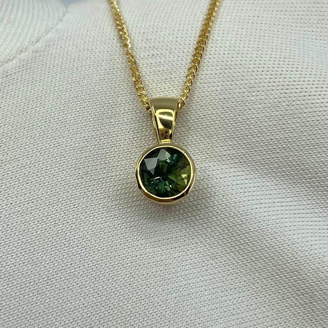 Women's or Men's Unique Bi Colour Green Yellow Untreated Sapphire 18k Yellow Gold Pendant Rubover For Sale