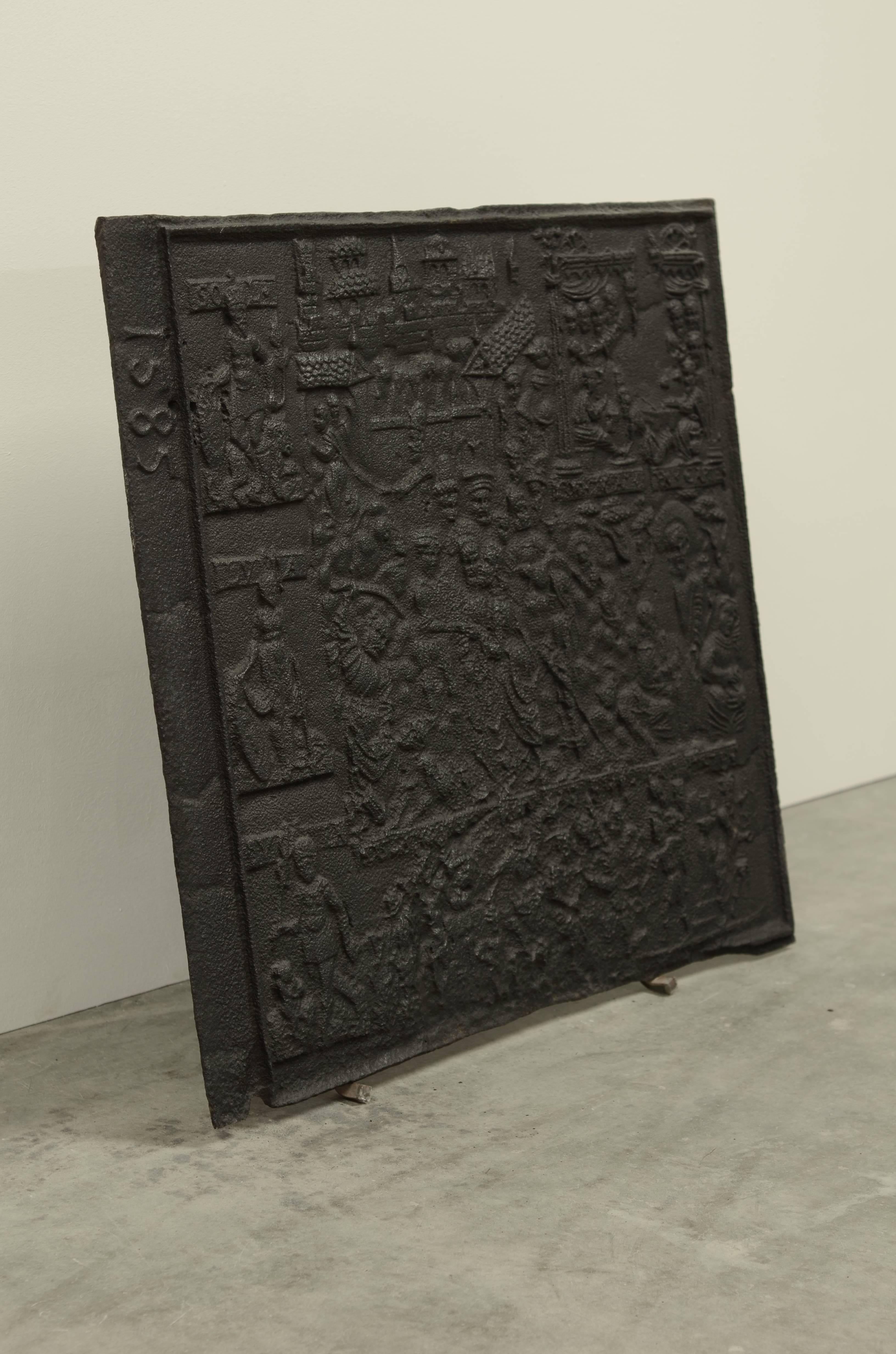 Unique Biblical Cast Iron Antique Fireback, Dated 1585 In Excellent Condition In Haarlem, Noord-Holland