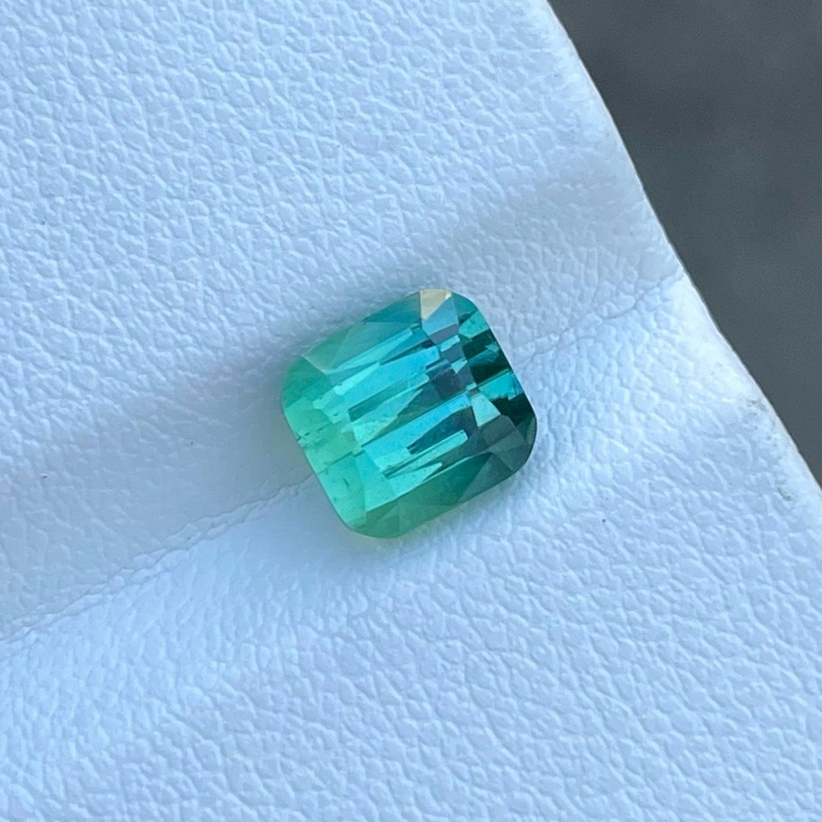 Unique Bicolor Natural Tourmaline Gemstone 2.55 Carats Cushion Cut In New Condition For Sale In Bangkok, TH