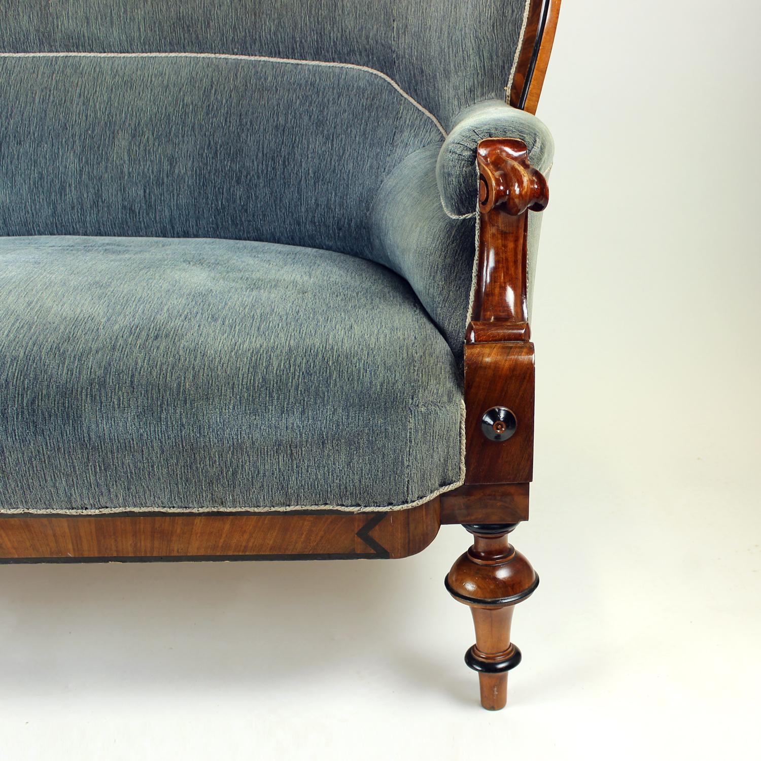 Unique Biedermeier Sofa In Original Fabric And Walnut Veneer, Vienna 1825 In Good Condition For Sale In Zohor, SK