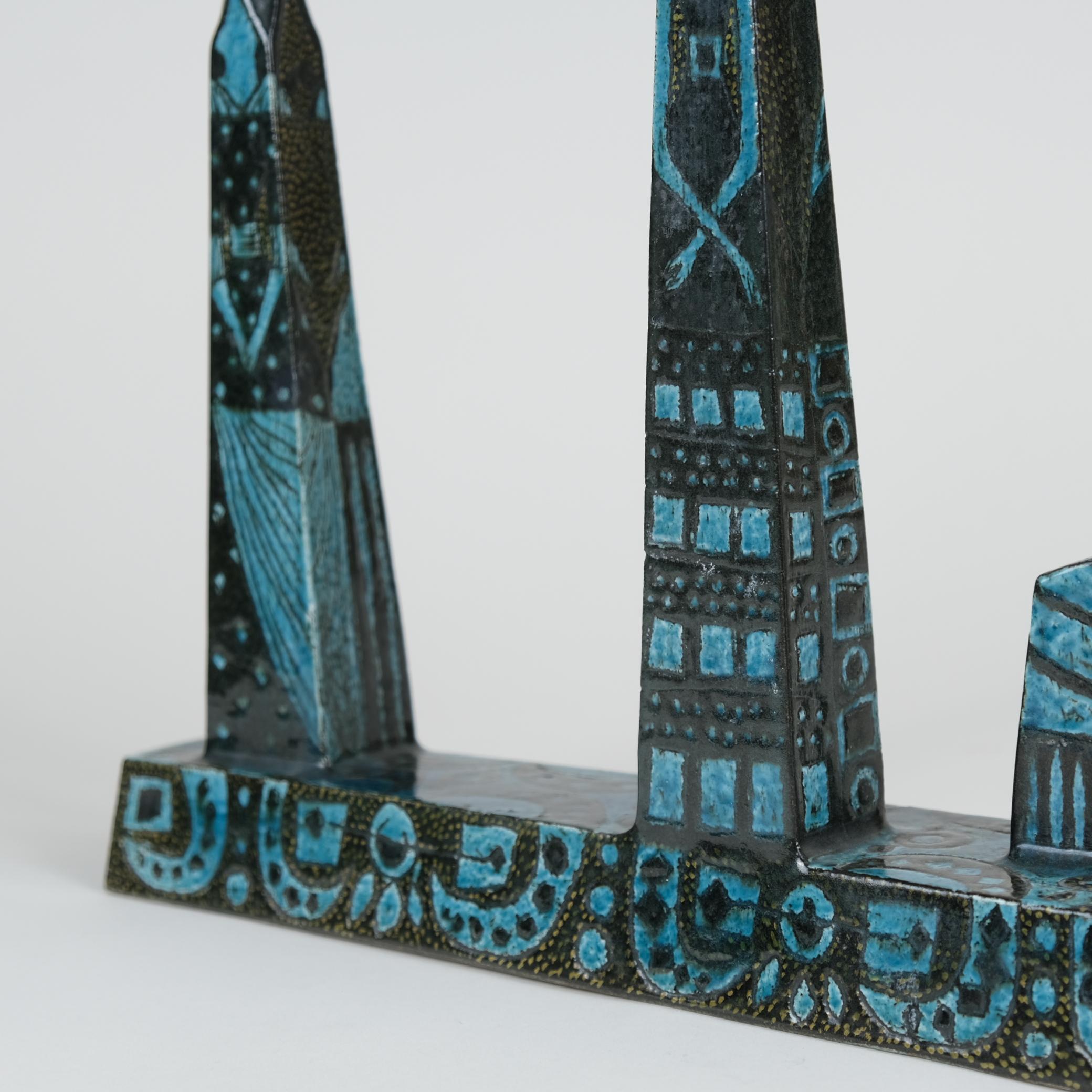 Unica Birger Kaipiainen, Scultura in ceramica blu 