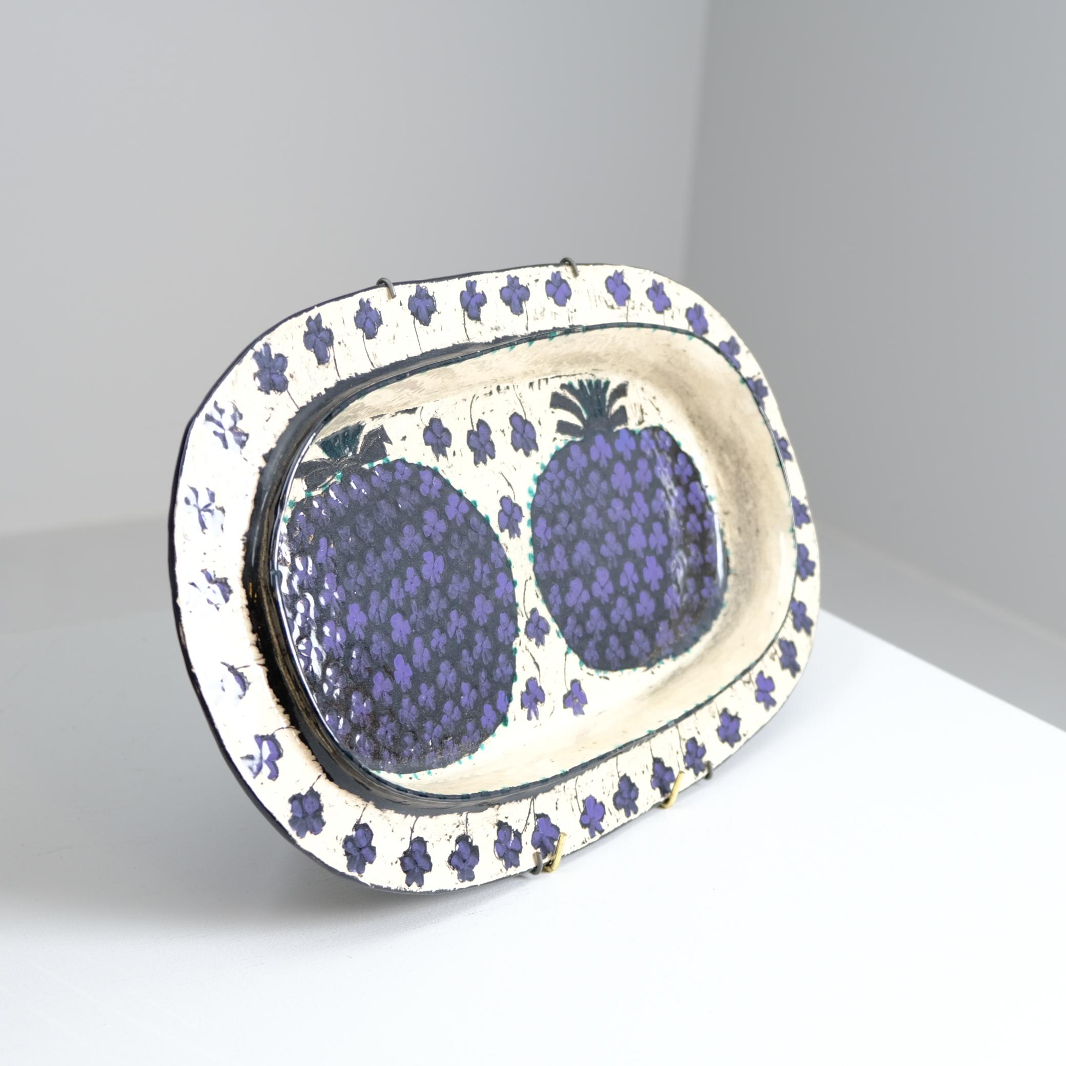 Plat décoratif unique en Birger Kaipiainen en forme d'ananas et de trèfle à quatre feuilles, Arabie, années 1960 en vente 6