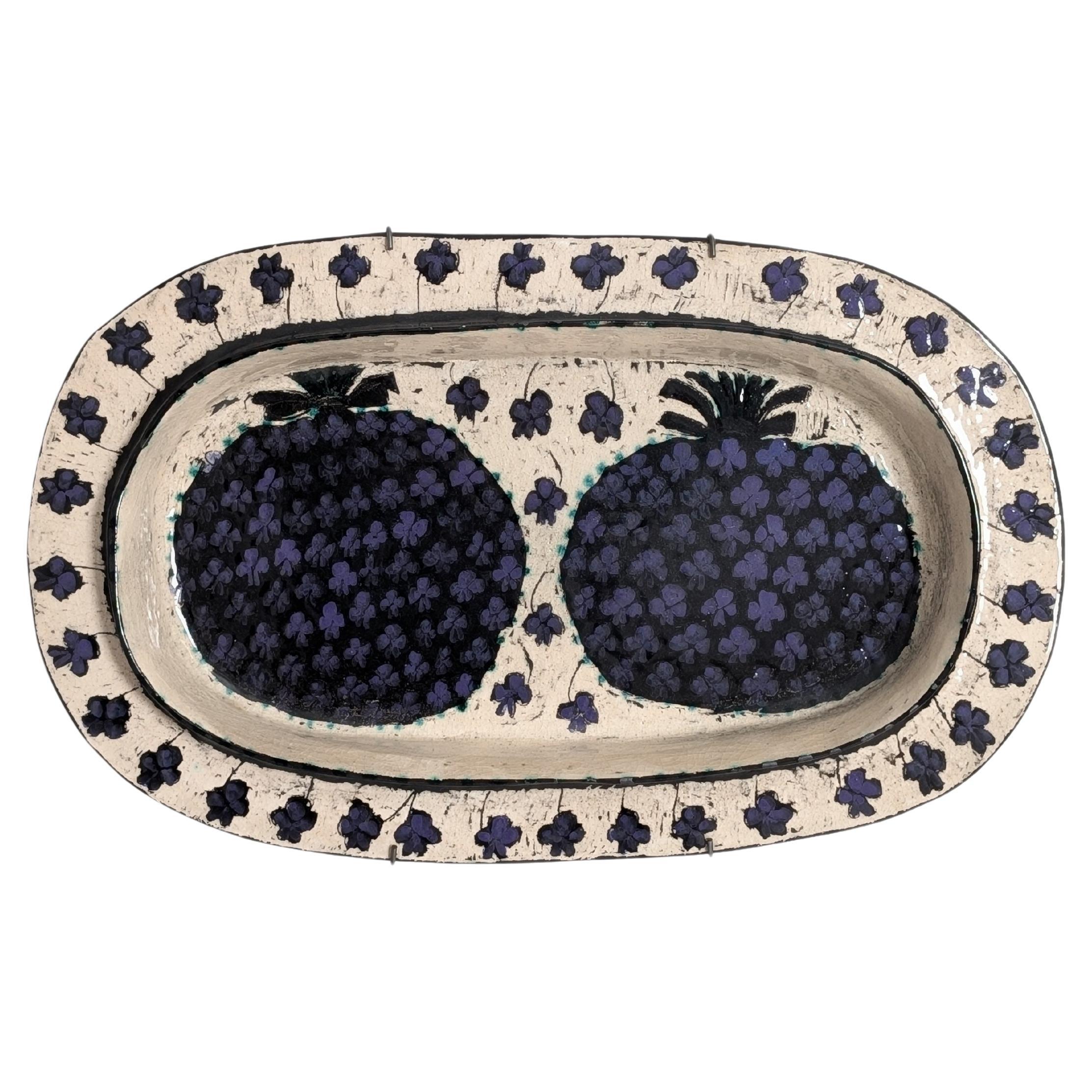 Plat décoratif unique en Birger Kaipiainen en forme d
ananas et de trèfle à quatre feuilles, Arabie, années 1960 en vente