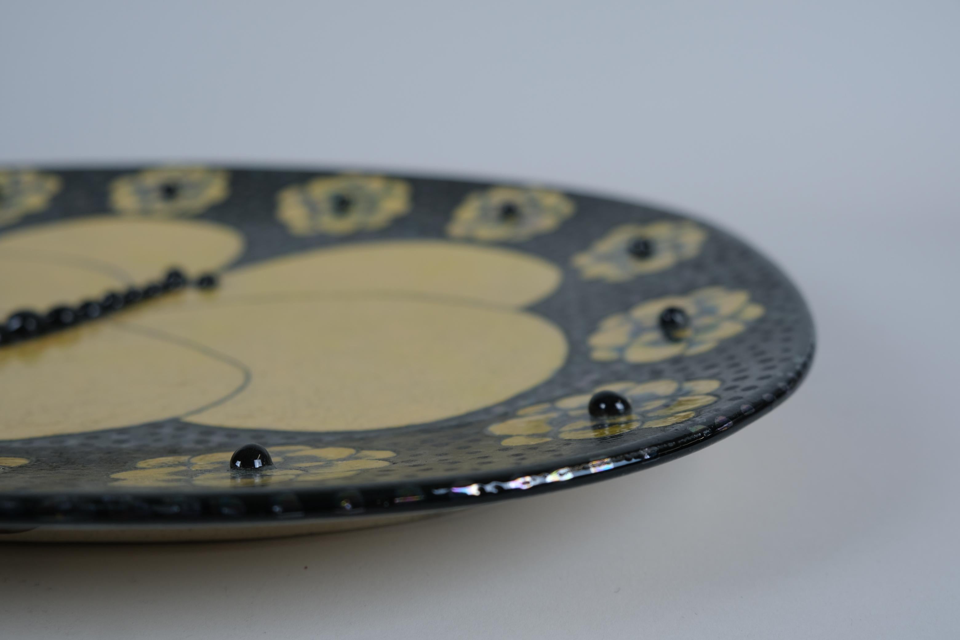 Unique Birger Kaipiainen Decorative Dish, Yellow Butterfly & Blooms, Arabia 1980 en Bueno estado para la venta en Helsinki, FI