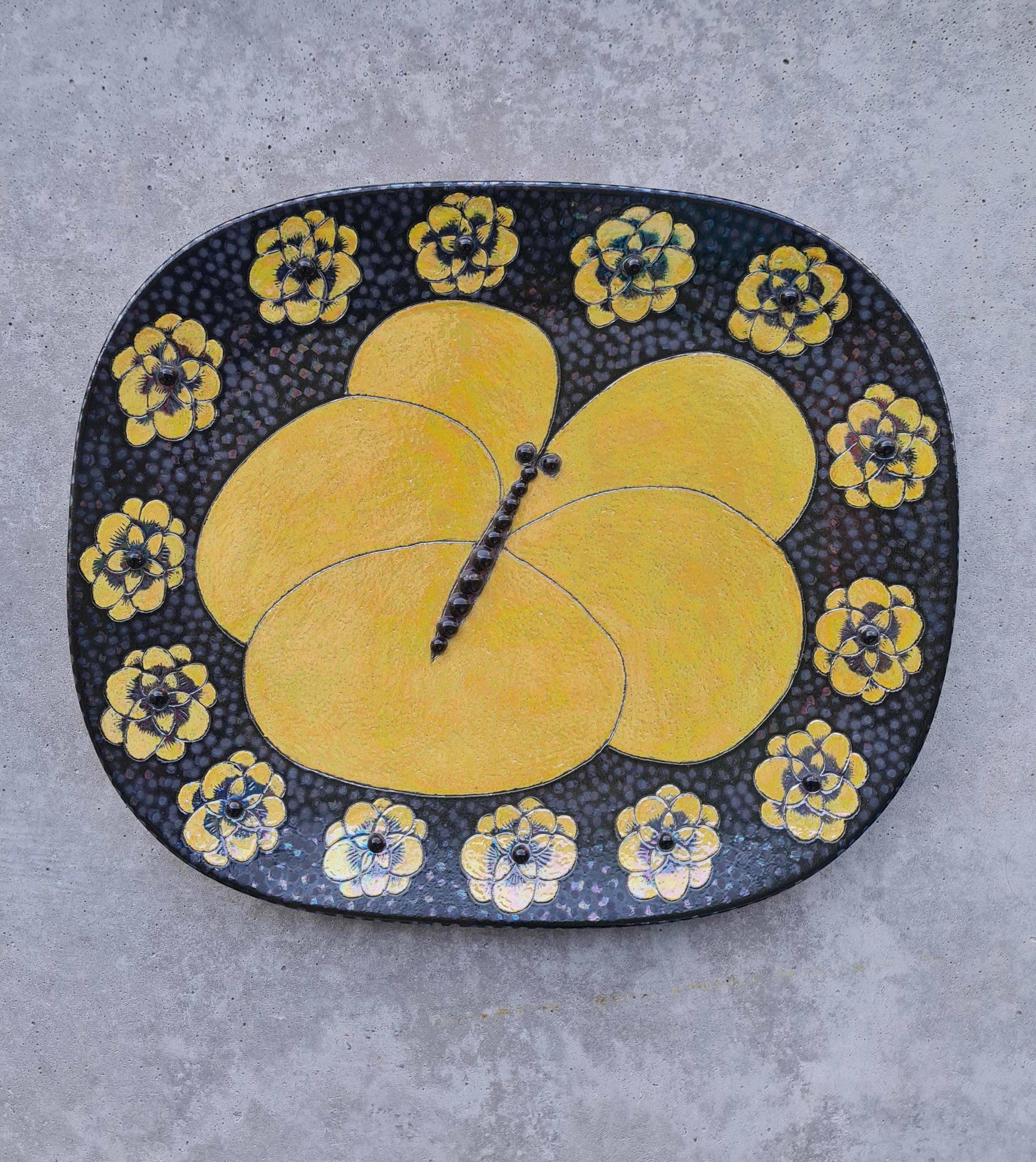 Unique Birger Kaipiainen Decorative Dish, Yellow Butterfly & Blooms, Arabia 1980 Gres en venta