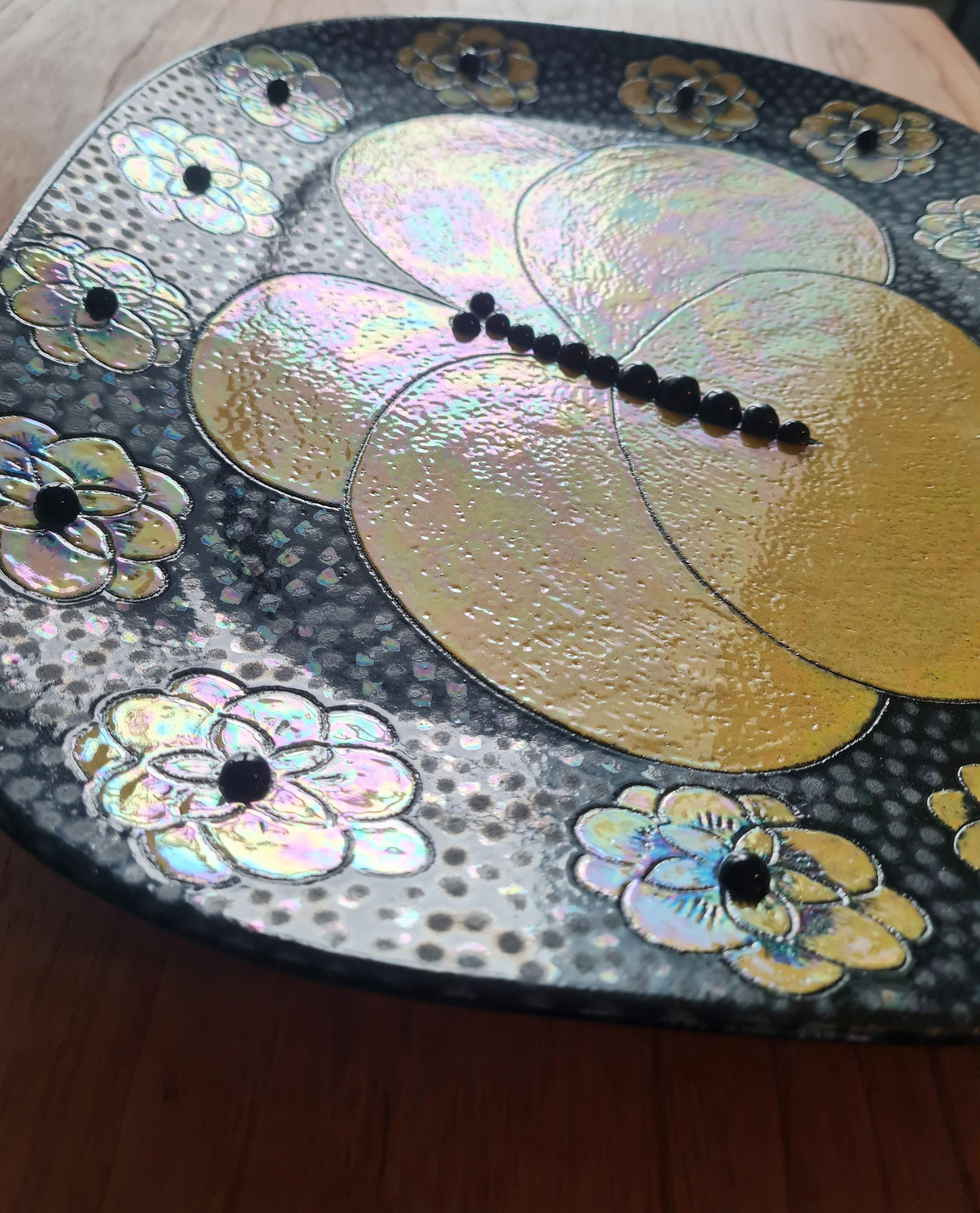 Unique Birger Kaipiainen Decorative Dish, Yellow Butterfly & Blooms, Arabia 1980 en venta 3