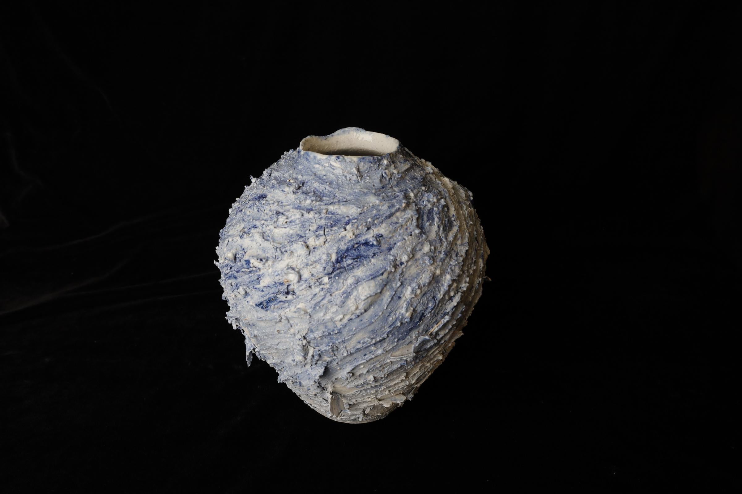 Unique Bizen vase made from wild, unrefined clay by Kazuya Ishida 9