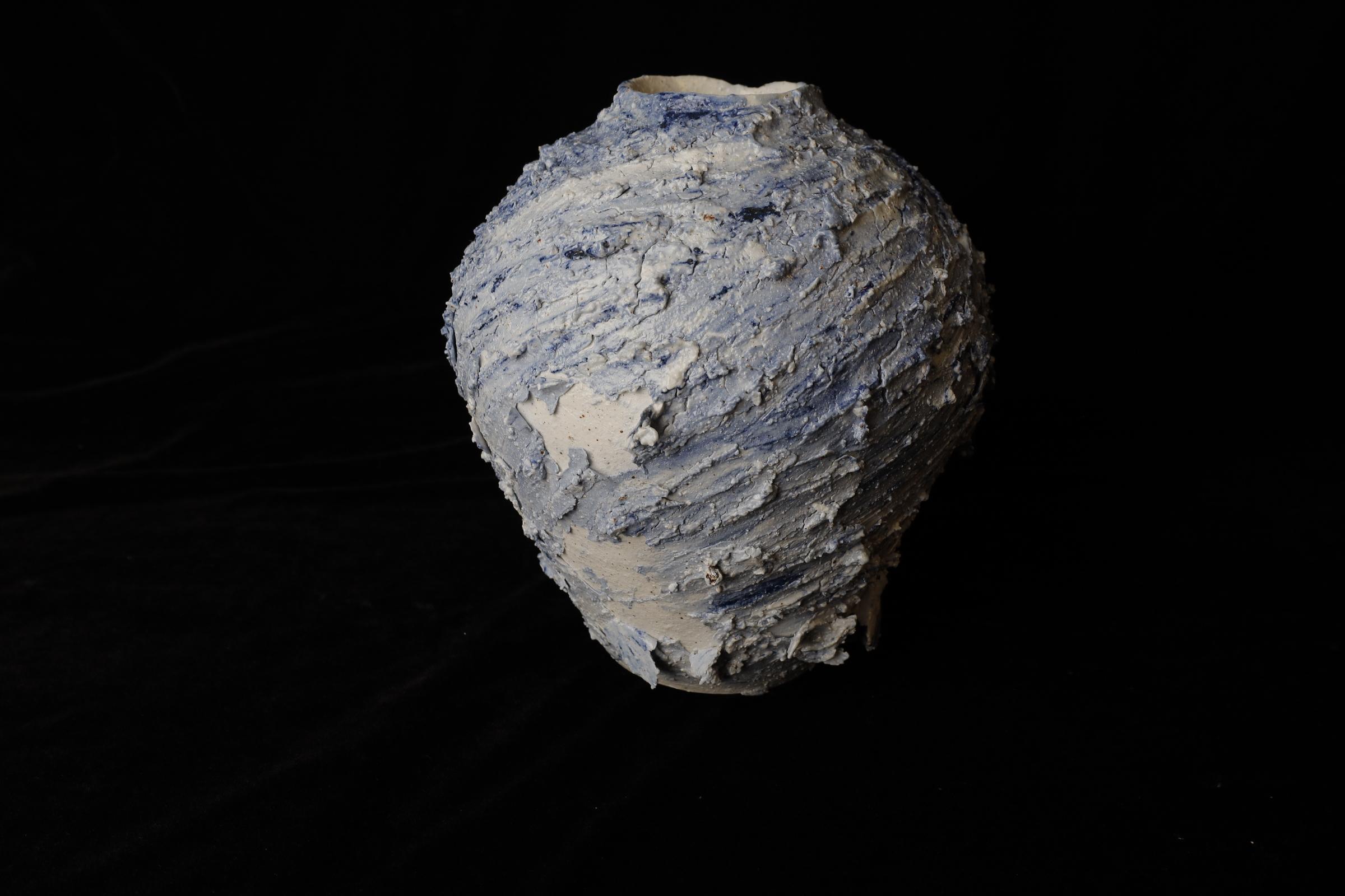 Unique Bizen vase made from wild, unrefined clay by Kazuya Ishida 13