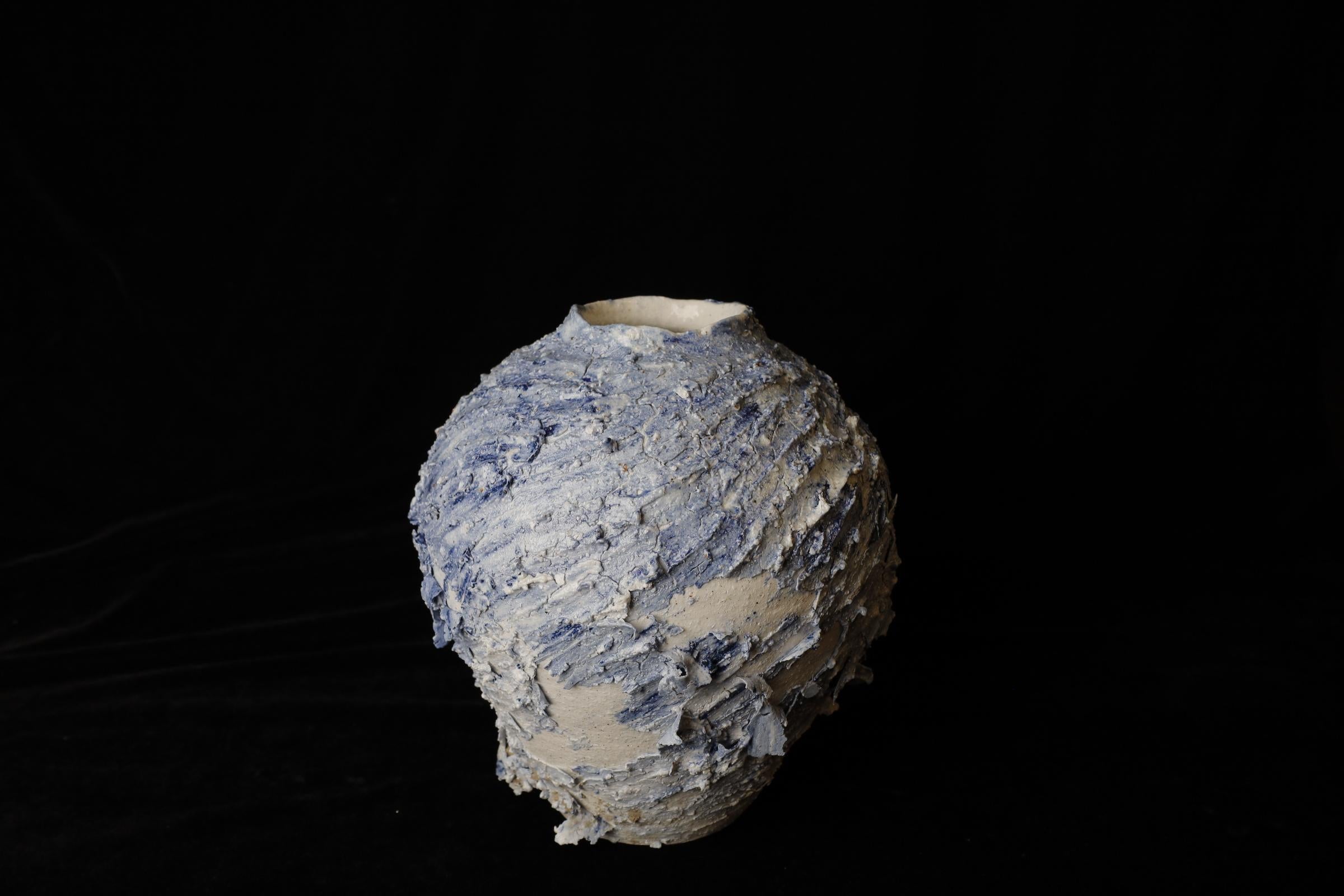 Unique Bizen vase made from wild, unrefined clay by Kazuya Ishida 1