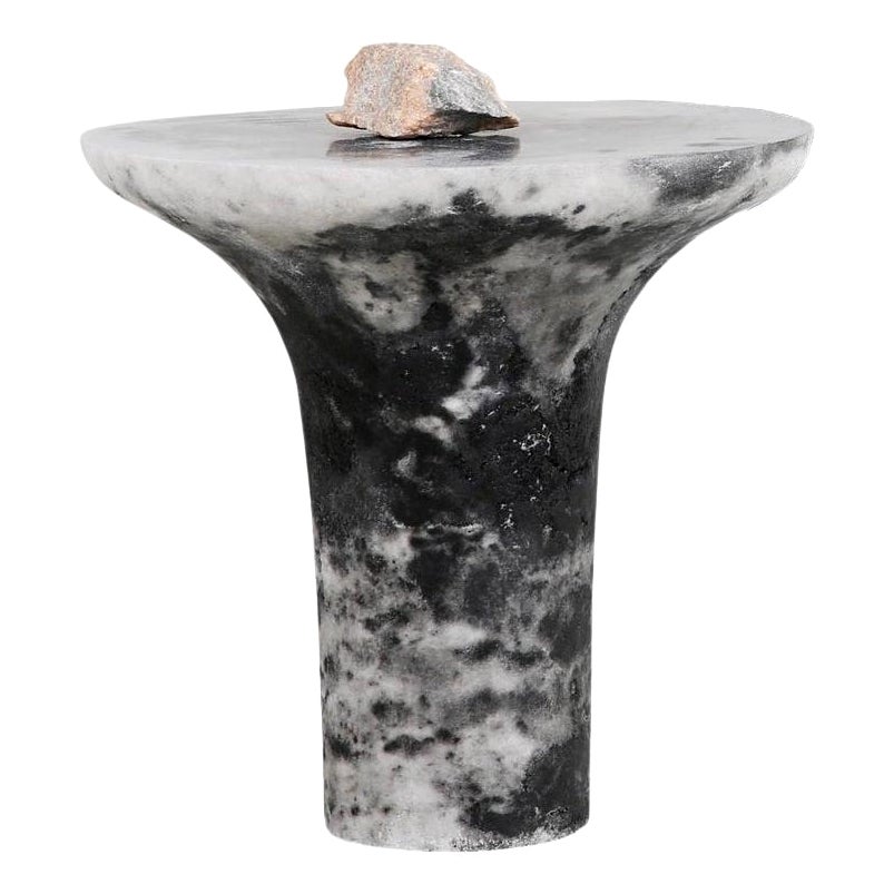 Einzigartige schwarz marmorierte Salzstreuer Gueridon von Roxane Lahidji im Angebot