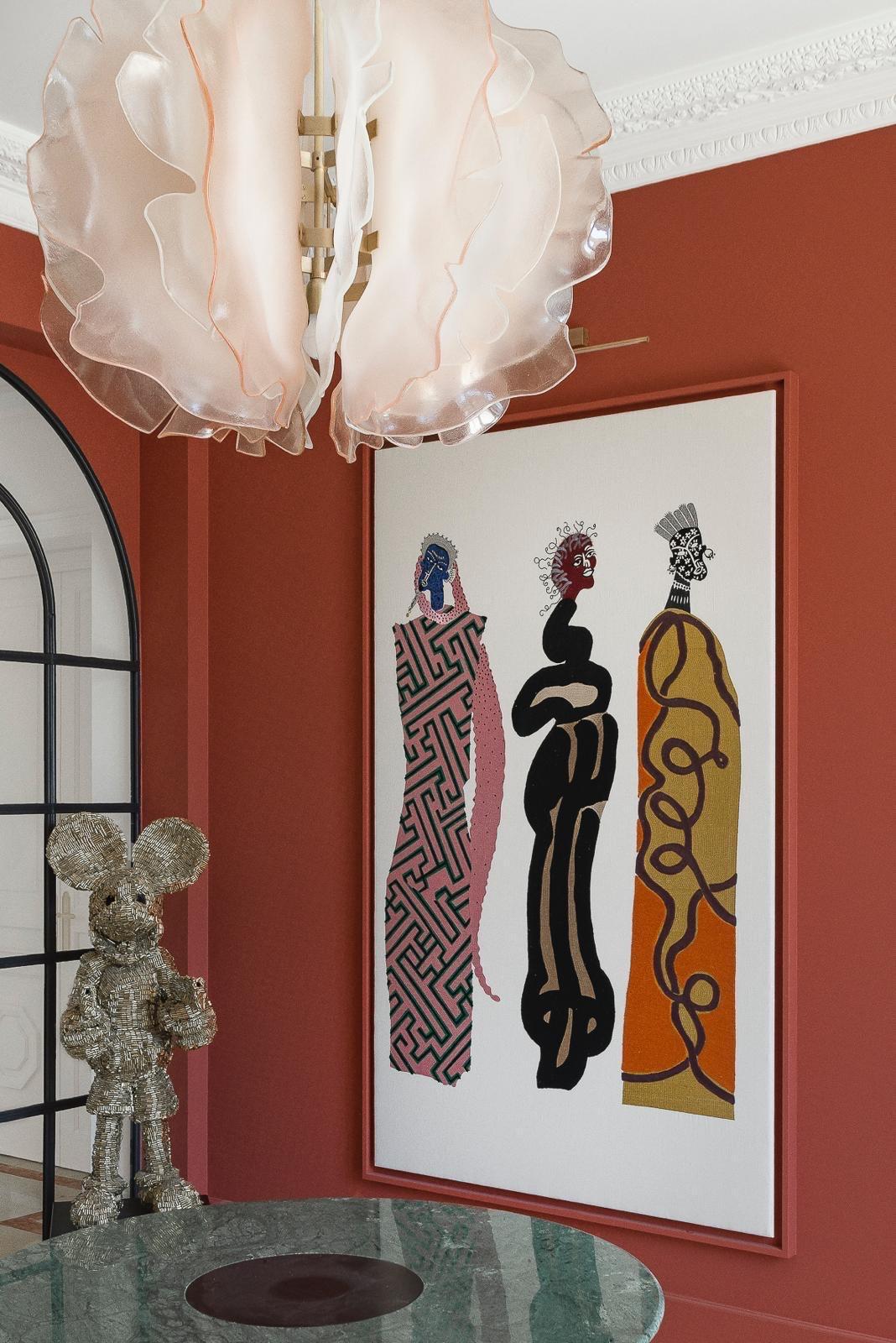 Ottone Lampadario unico Bloom con petali di vetro bianco chiaro di Marie Jeunet in vendita